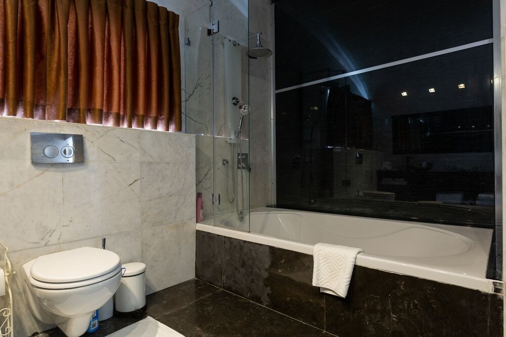 Alma Suites