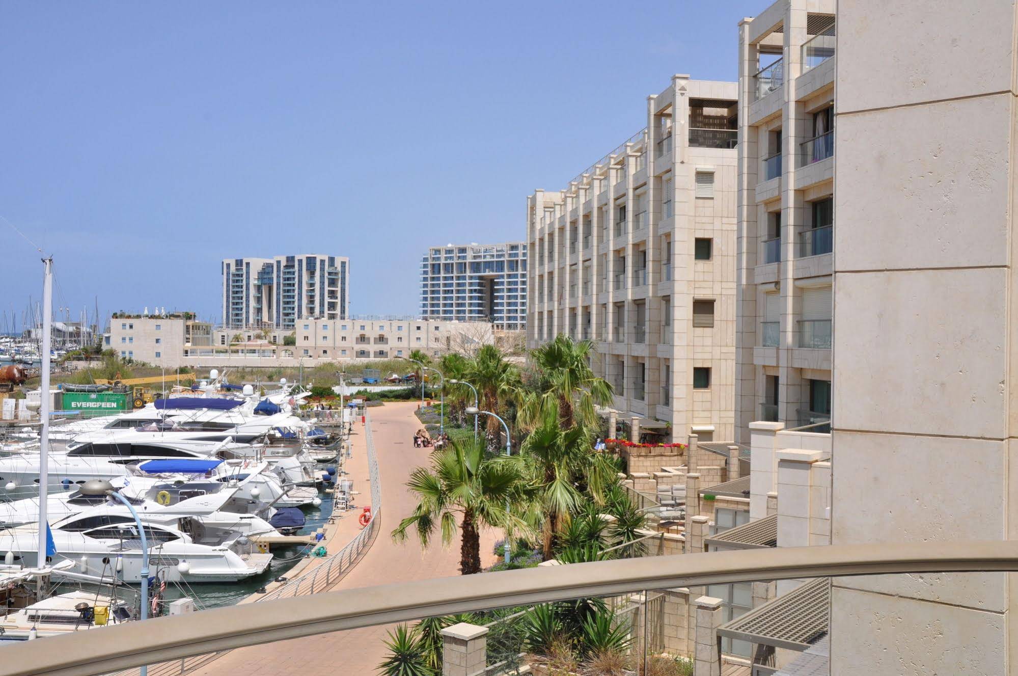 Hosteeva Marina Luxury Suite