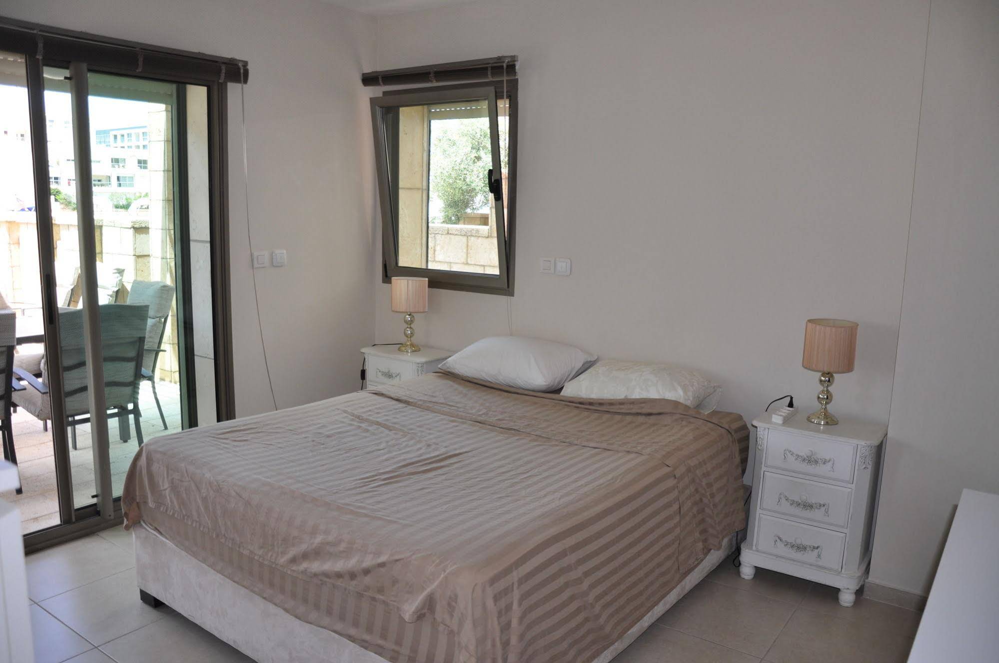 Hosteeva Marina Luxury Suite