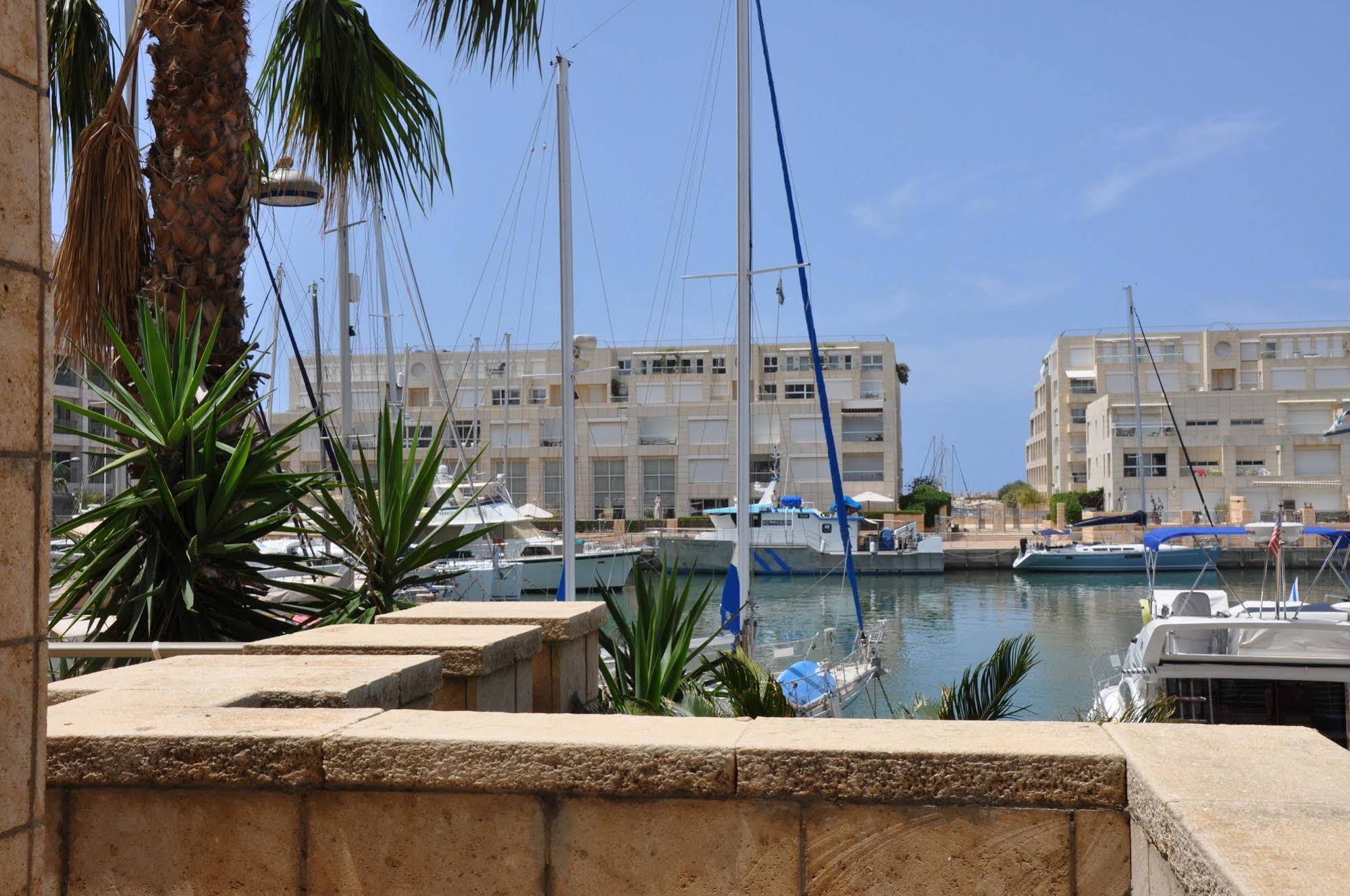Hosteeva Marina Luxury Suite