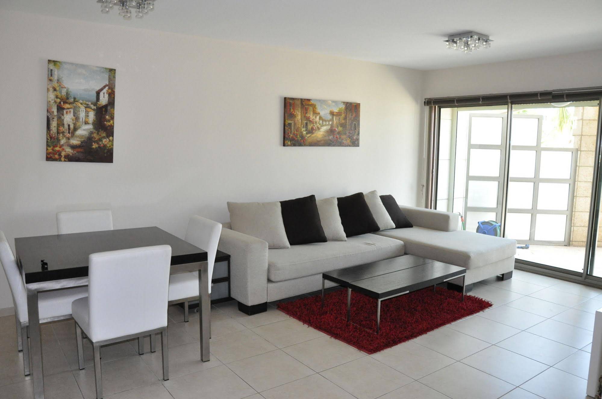 Hosteeva Marina Luxury Suite