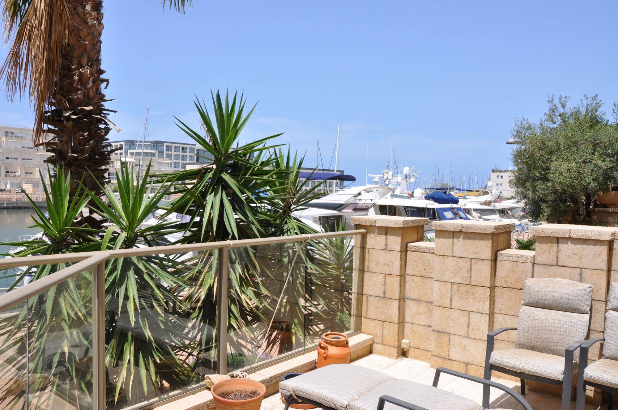Hosteeva Marina Luxury Suite