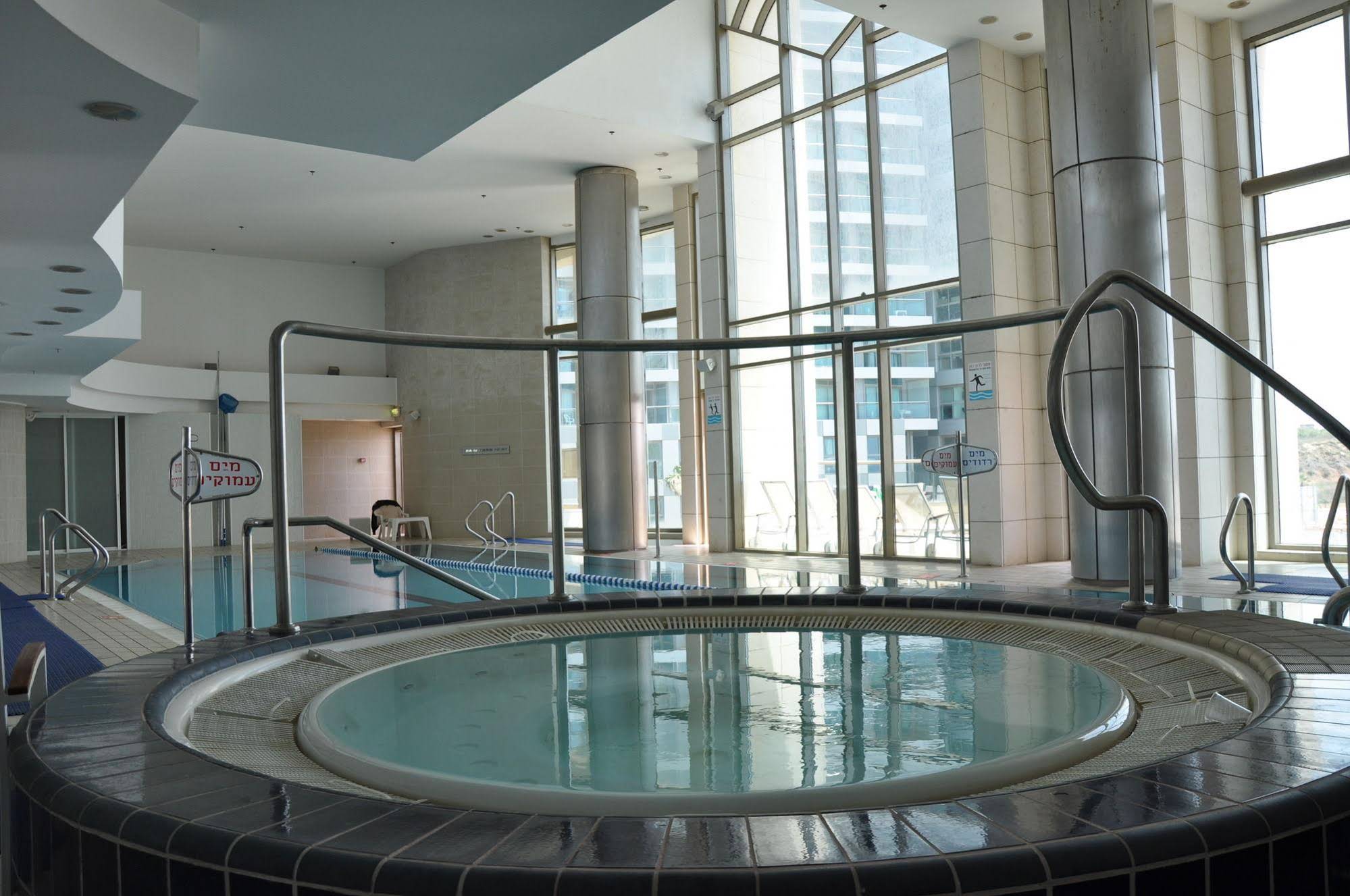 Hosteeva Marina Luxury Suite