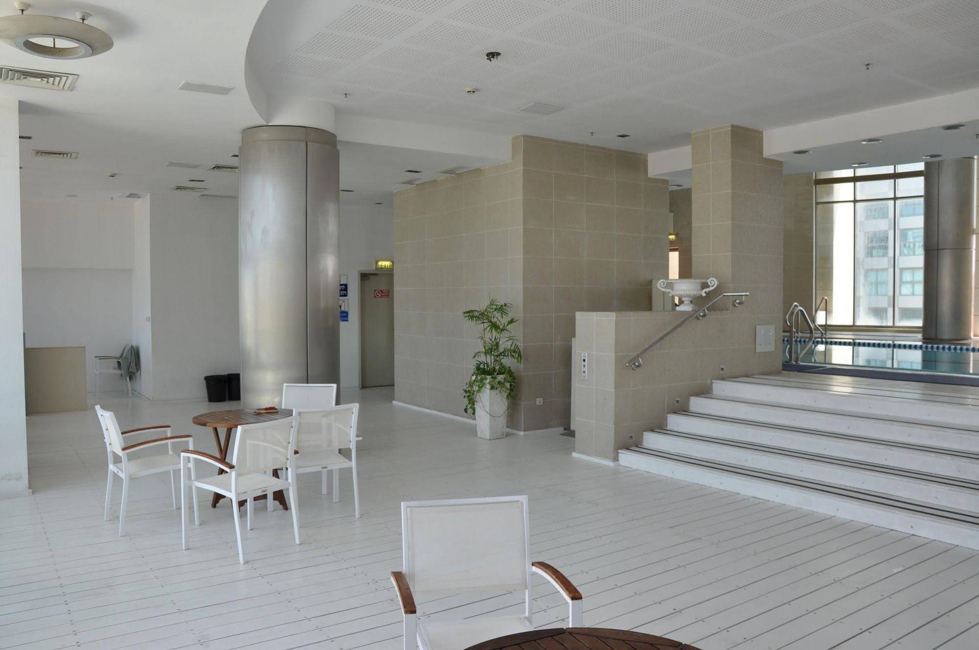 Hosteeva Marina Luxury Suite