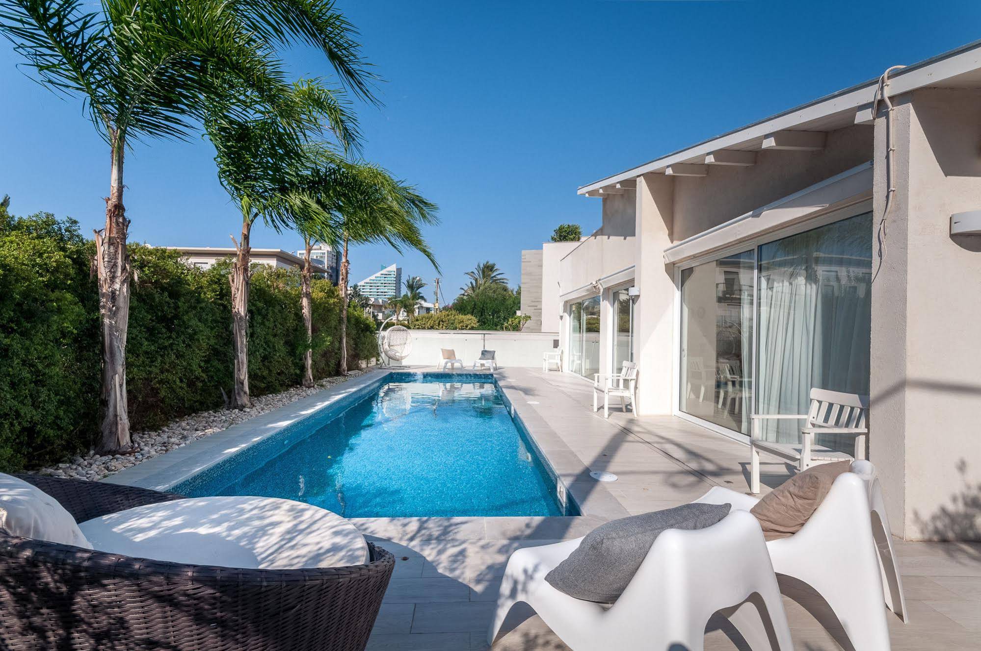 Magical Villa In Herzliya