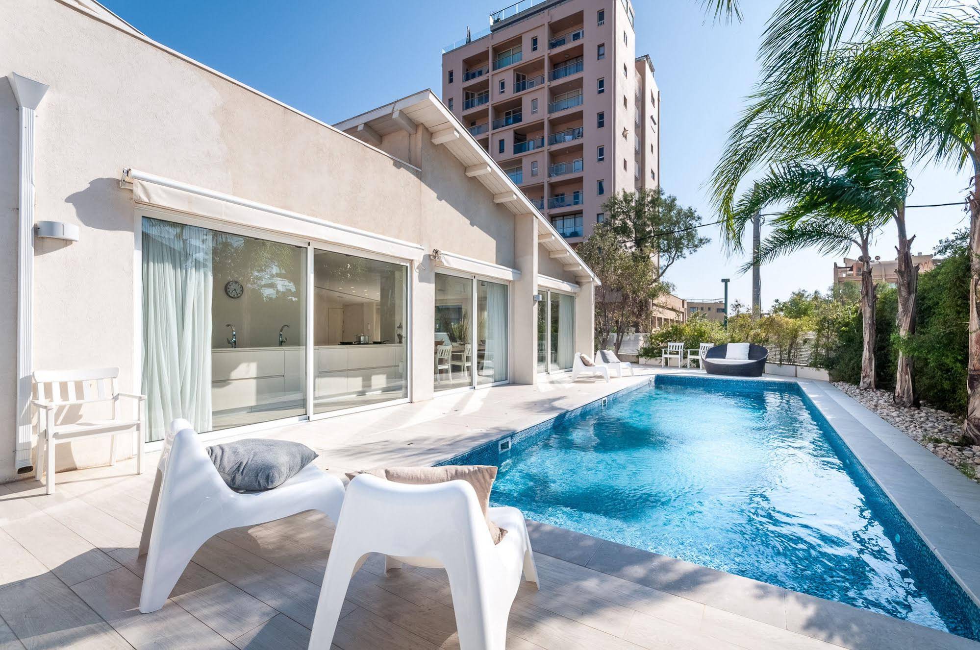 Magical Villa In Herzliya