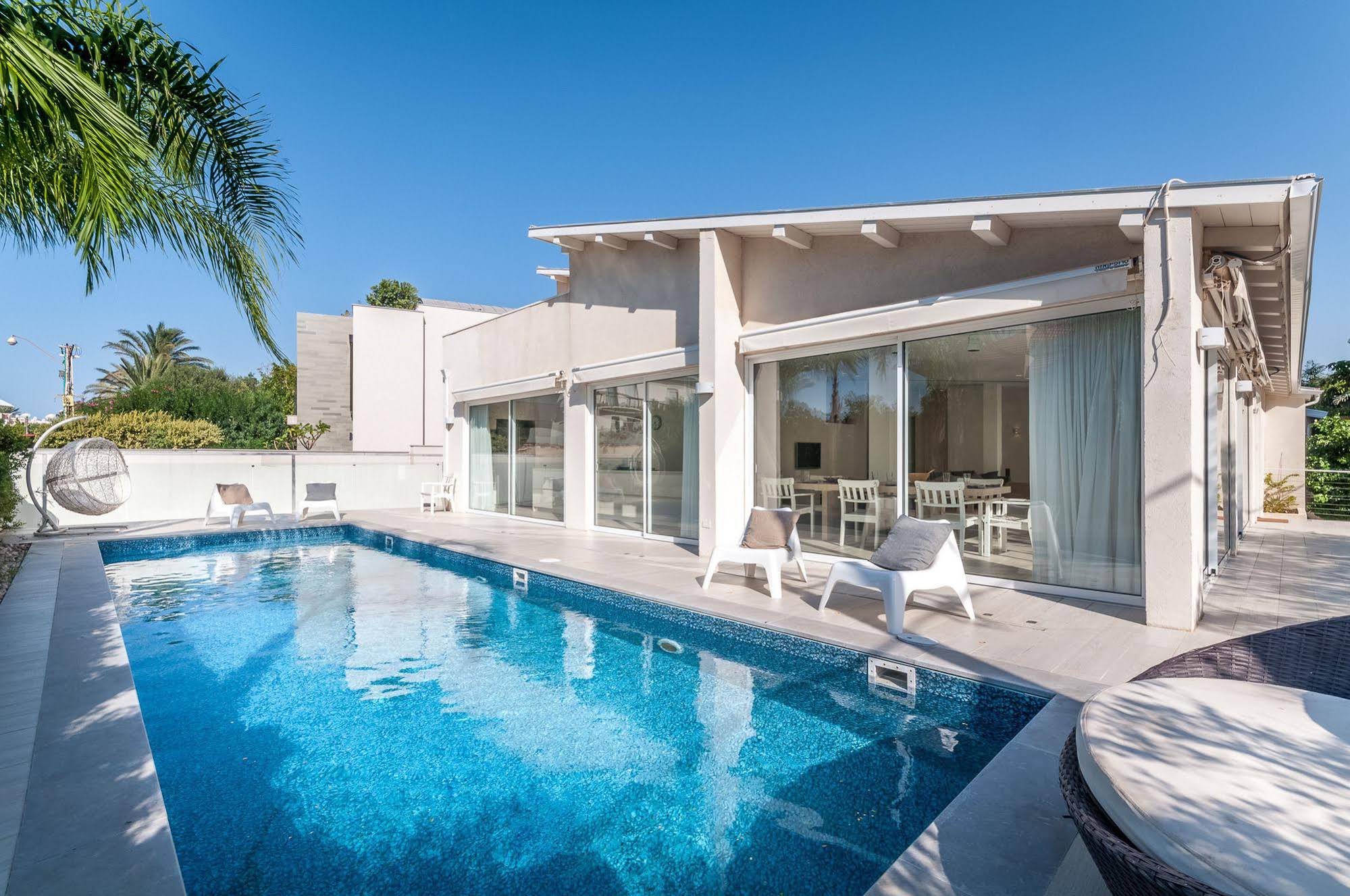 Magical Villa In Herzliya