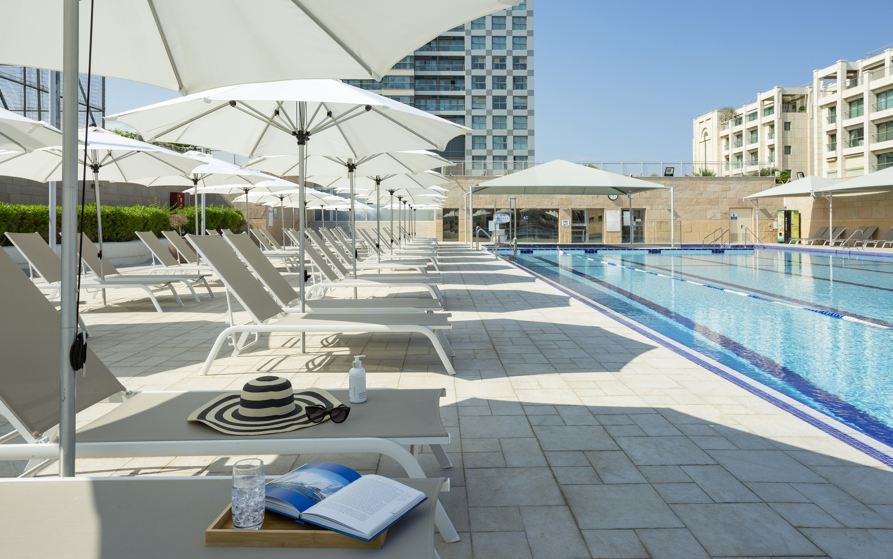 ApartHotel Okeanos on the Beach