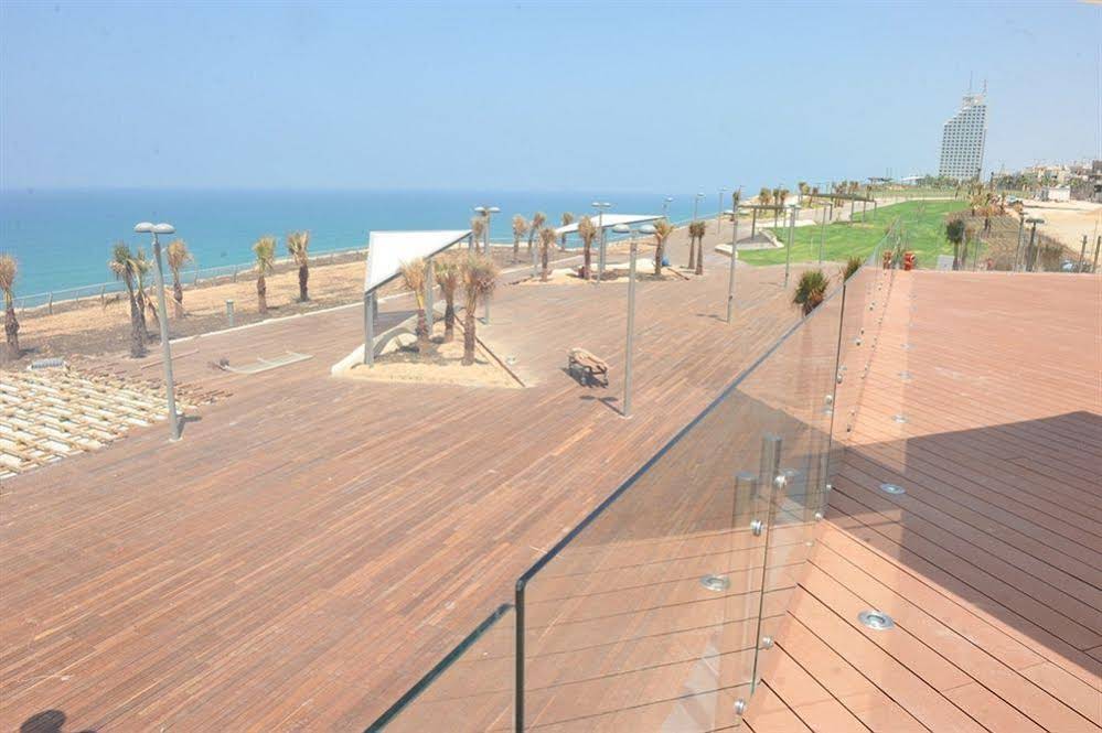 Island Suites Hotel