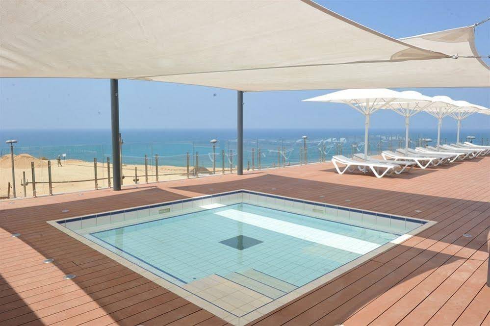 Island Suites Hotel