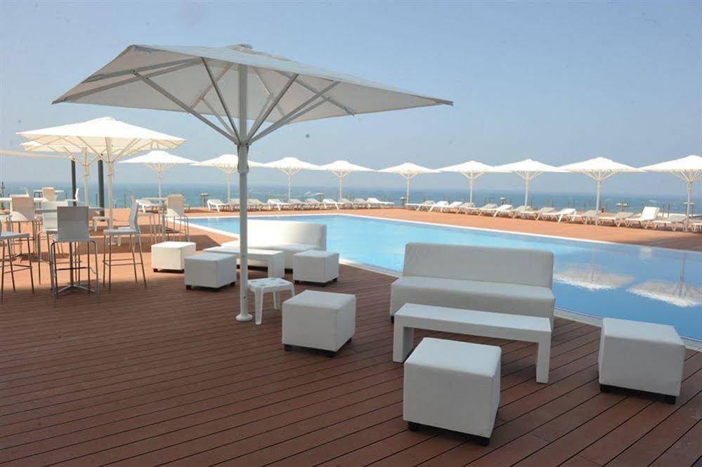 Island Suites Hotel