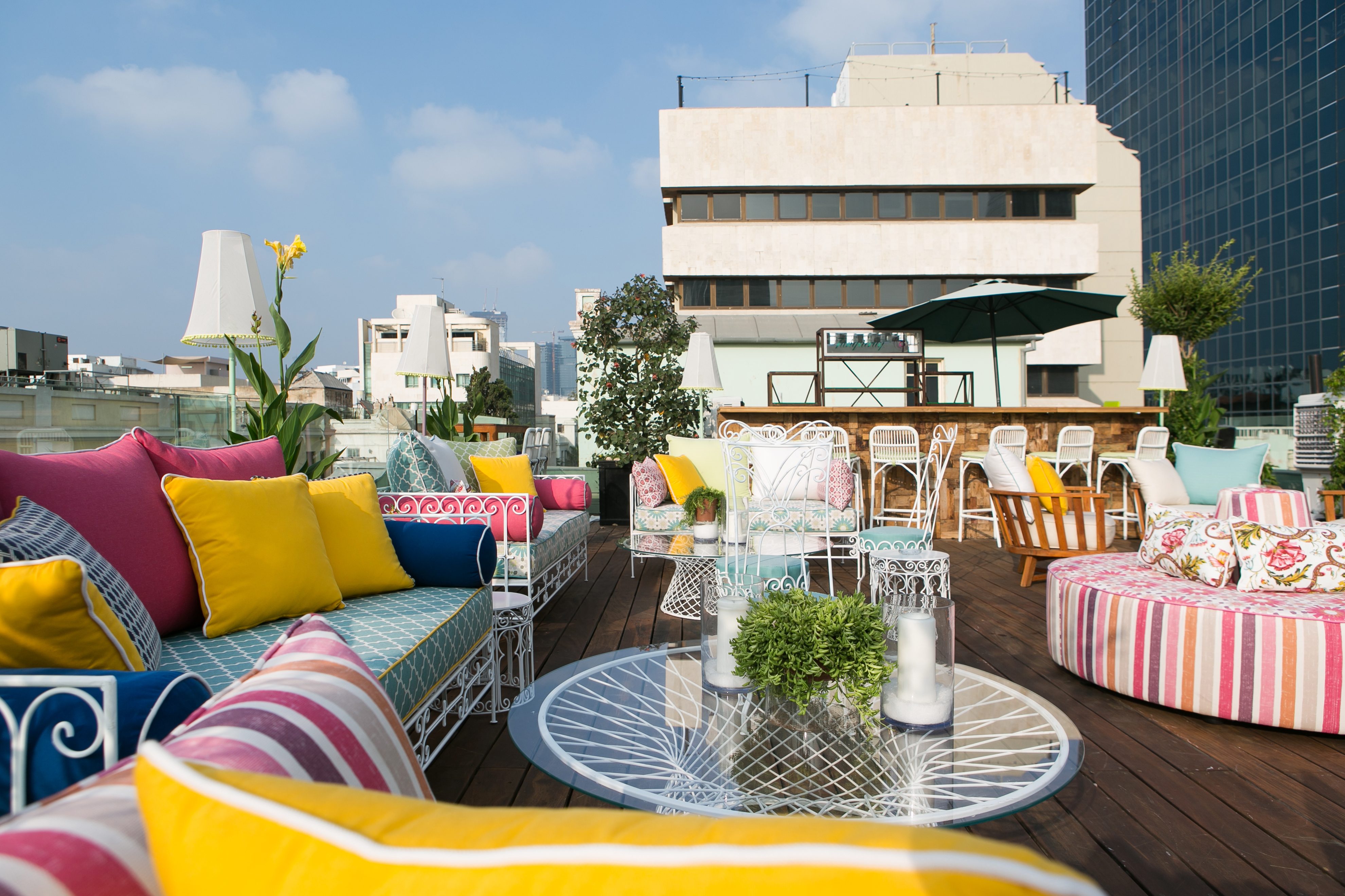 Alma Hotel and Lounge