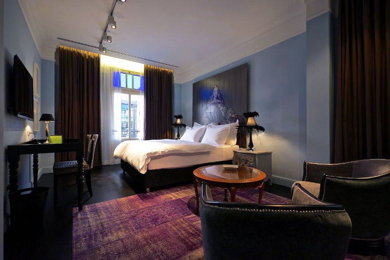 Alma Hotel and Lounge
