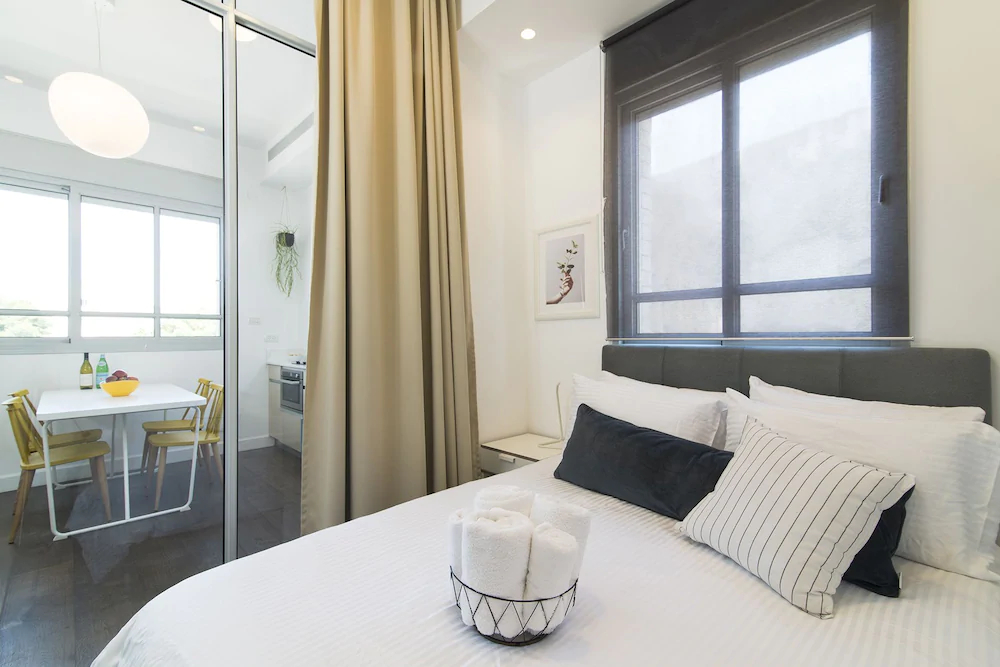 Bauhaus Boutique by TLV2rent