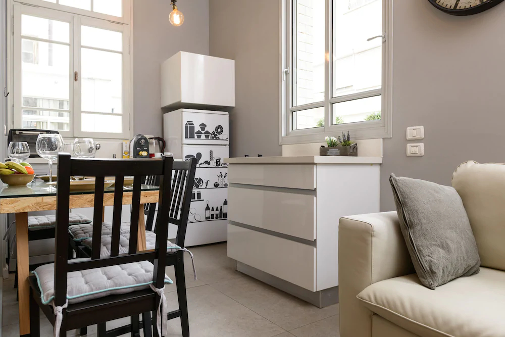 Bauhaus Boutique by TLV2rent