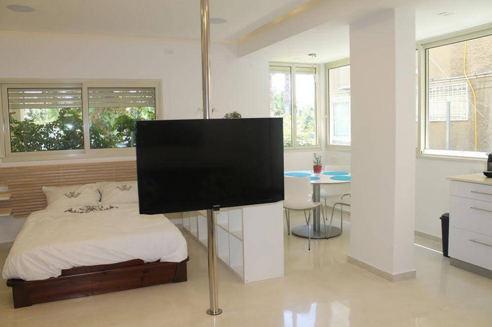 Beach and Park Apartment