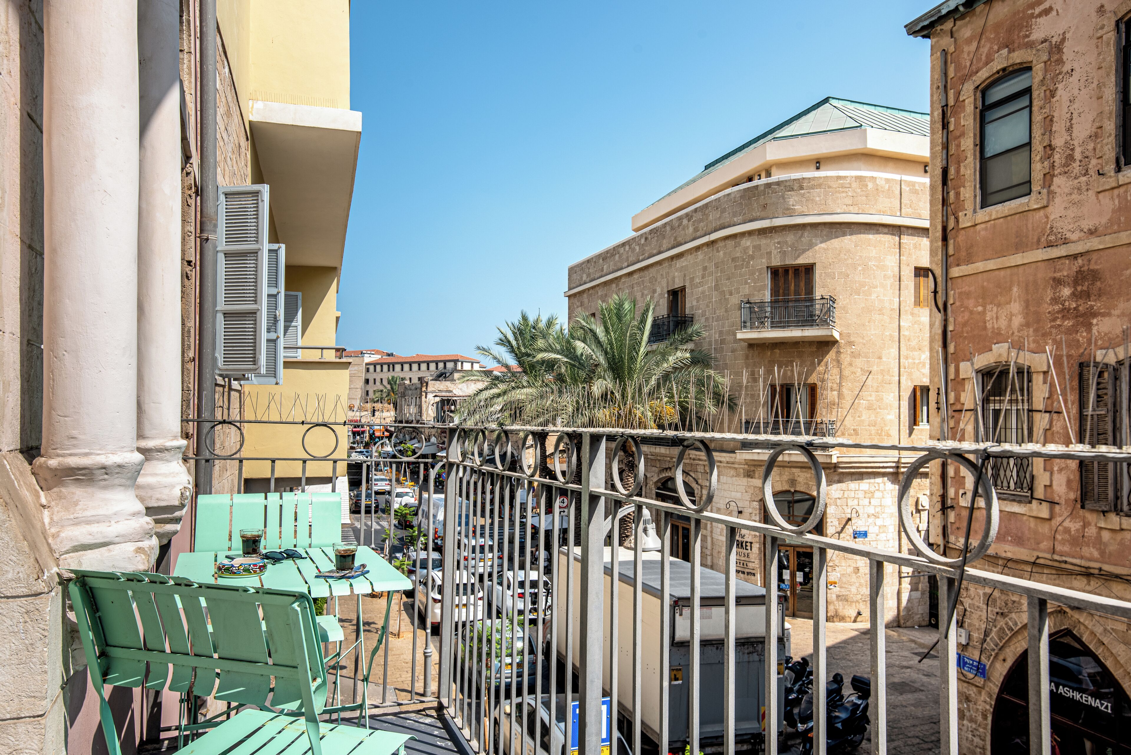 Blondie Jaffa Aparthotel
