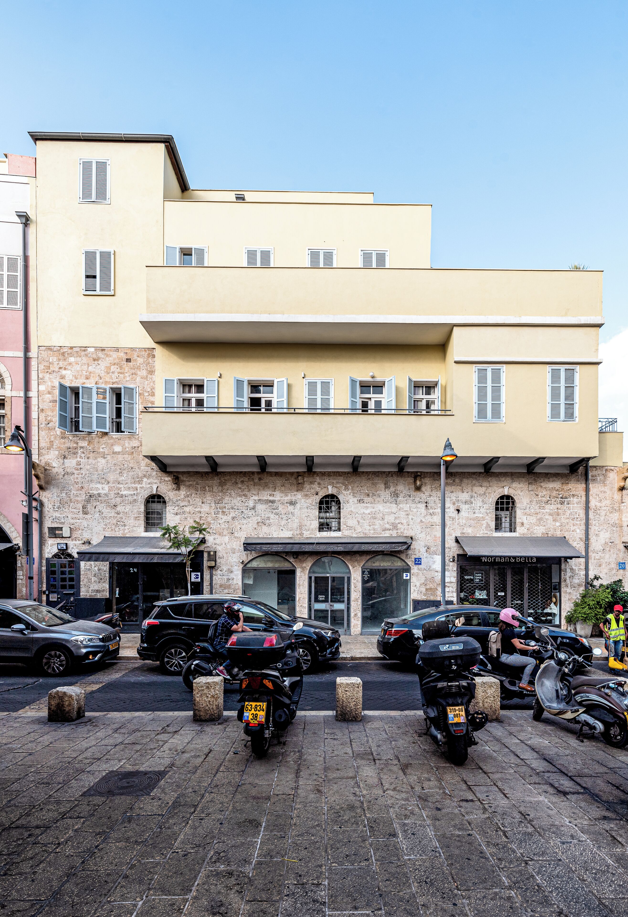Blondie Jaffa Aparthotel