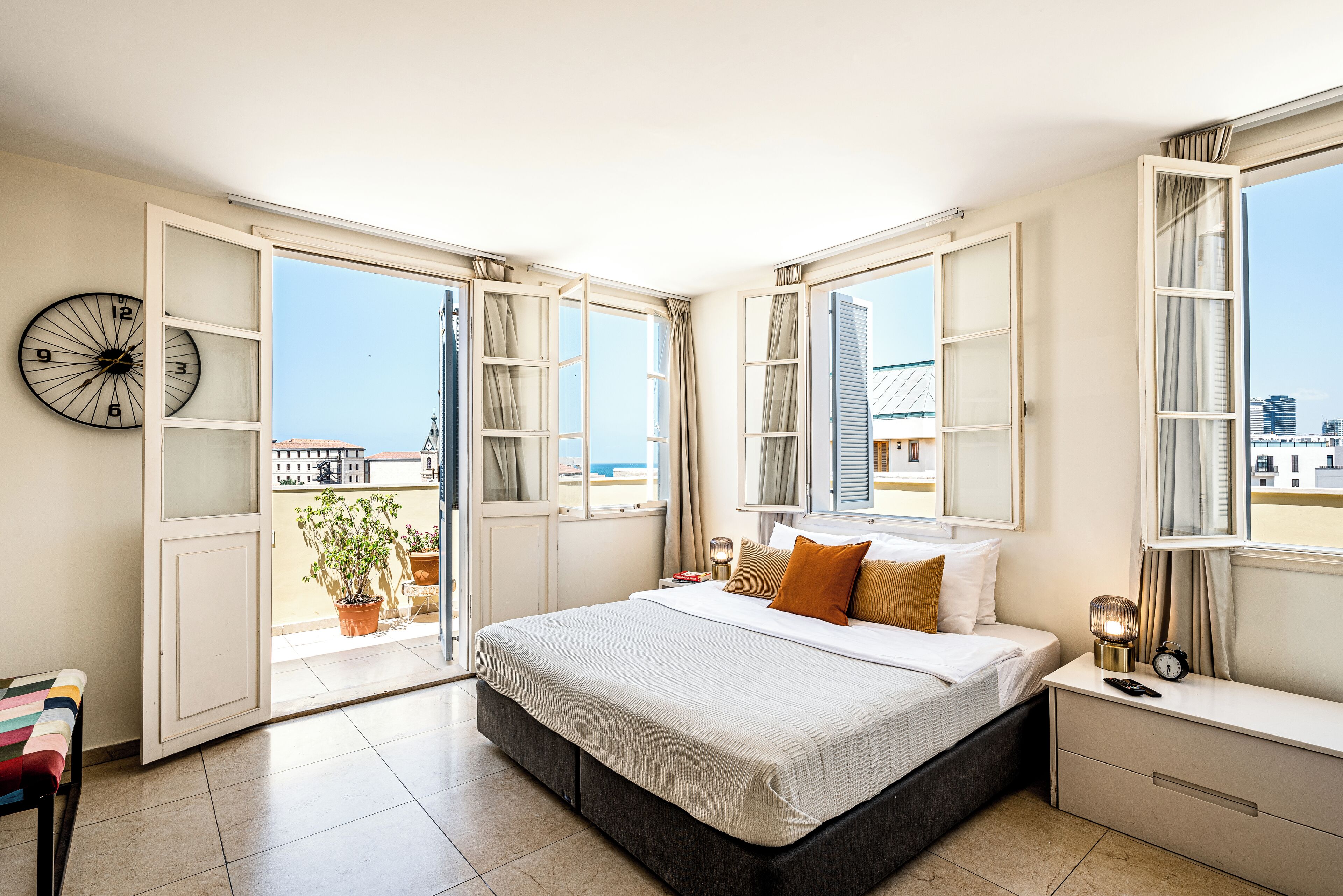 Blondie Jaffa Aparthotel