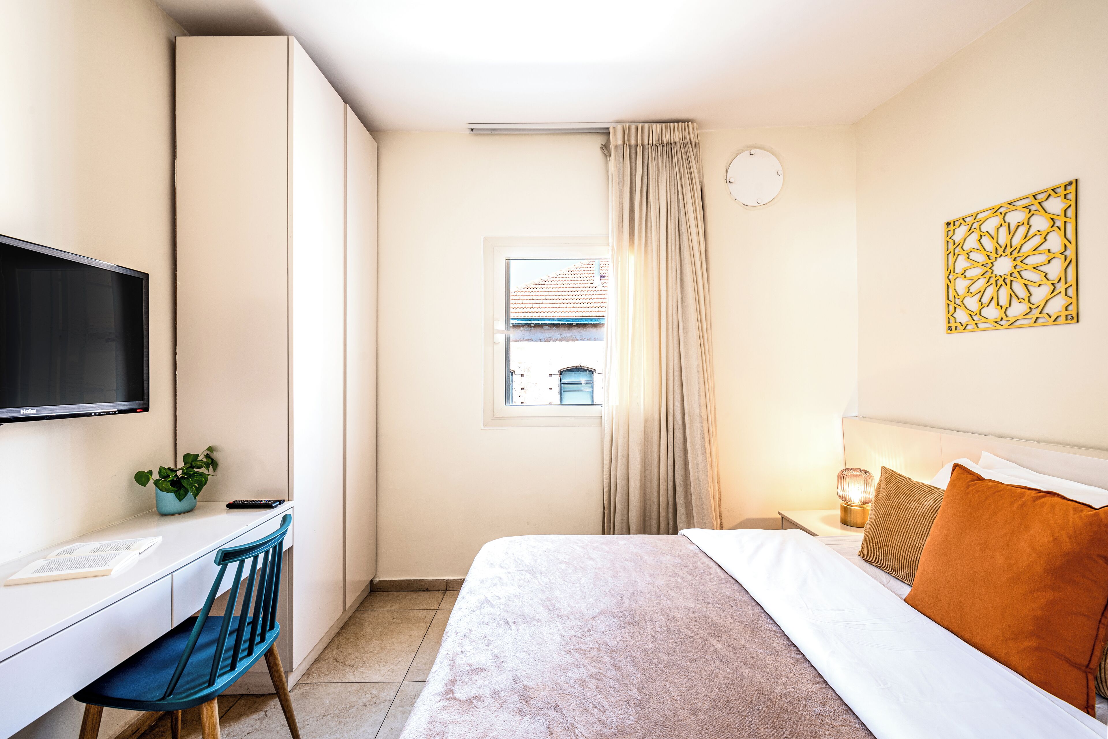 Blondie Jaffa Aparthotel