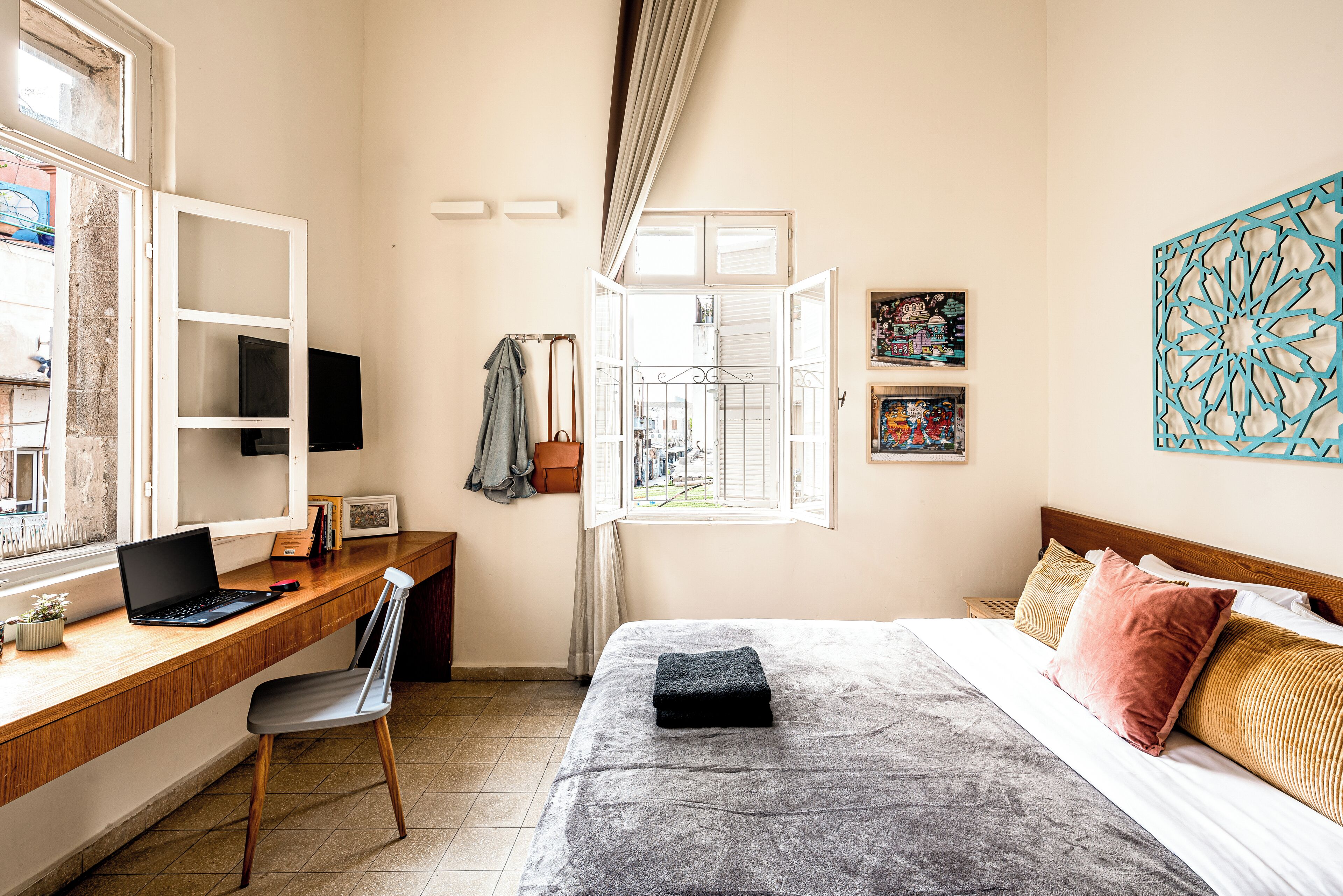 Blondie Jaffa Aparthotel