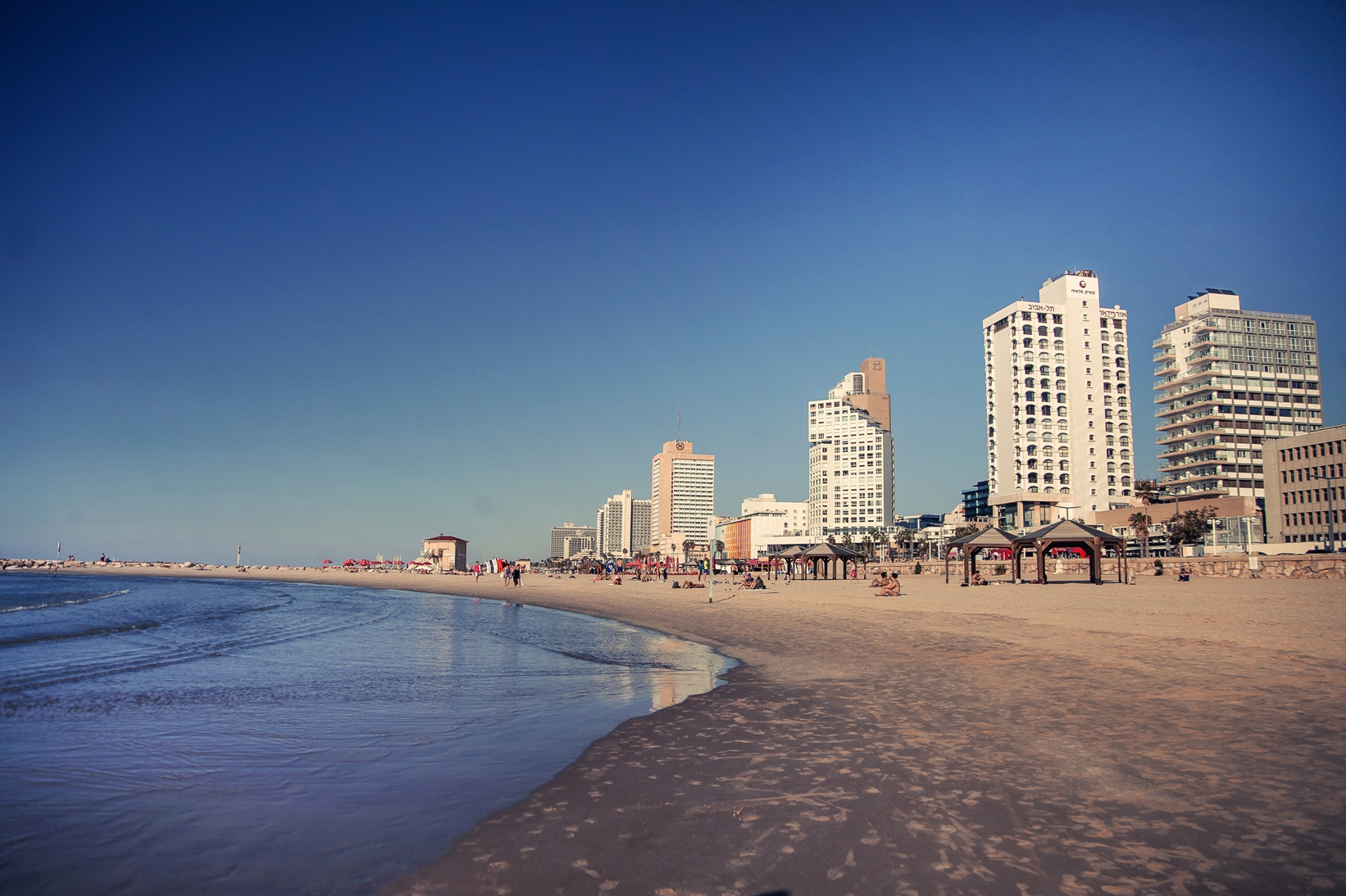 Brown Beach House Tel Aviv