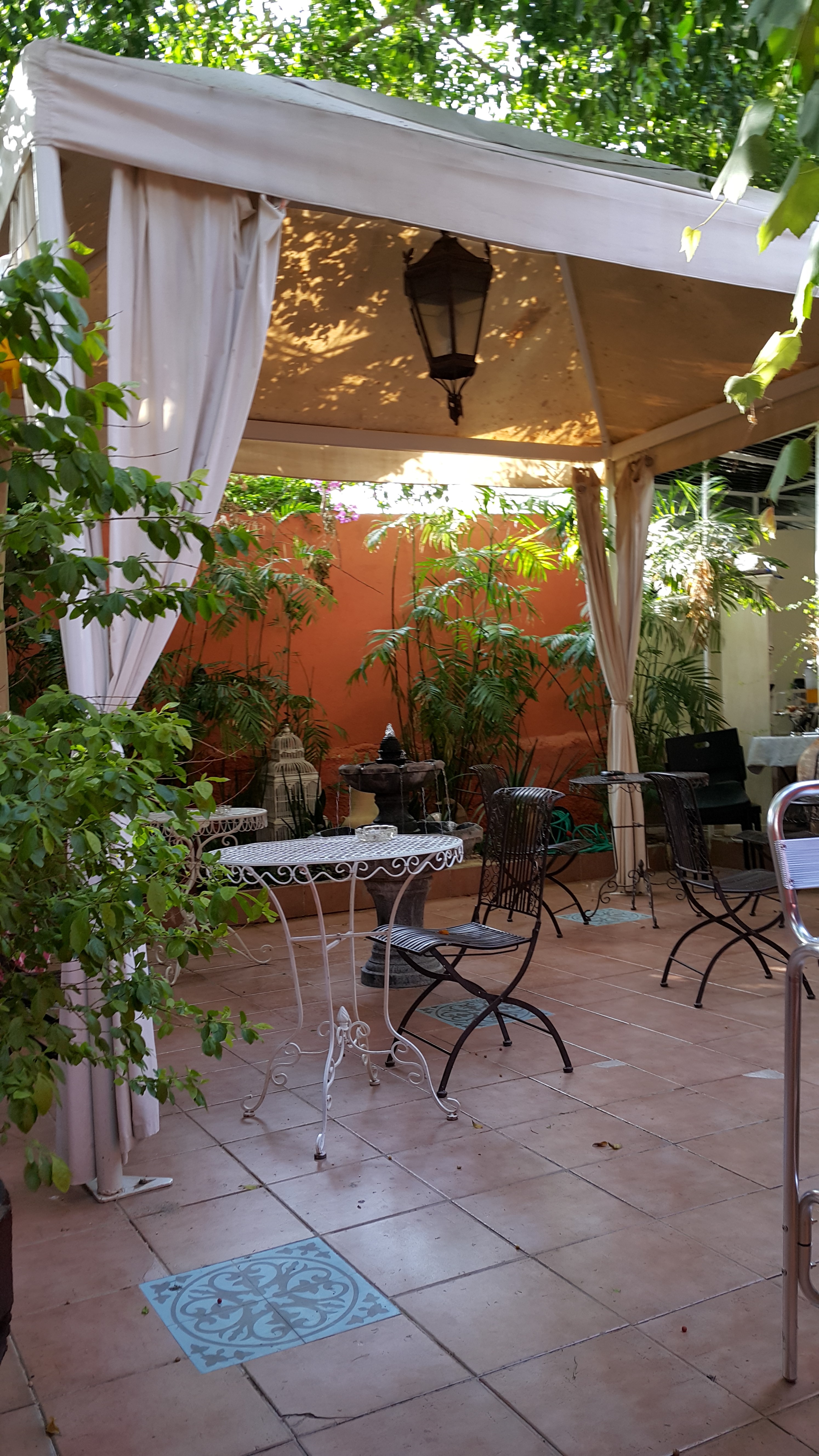 Central Hotel