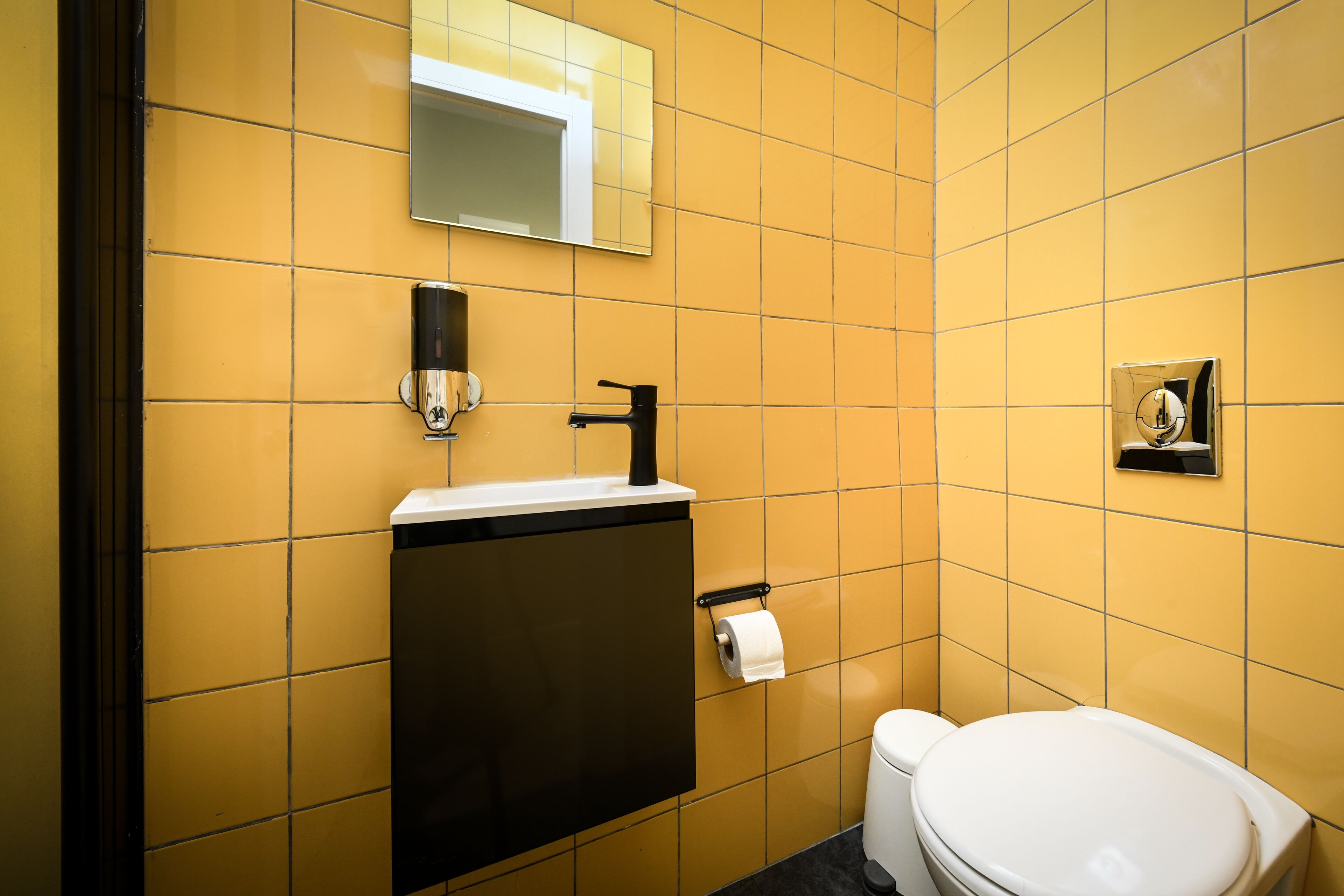ColorBox Hotel By Loginn Hotels