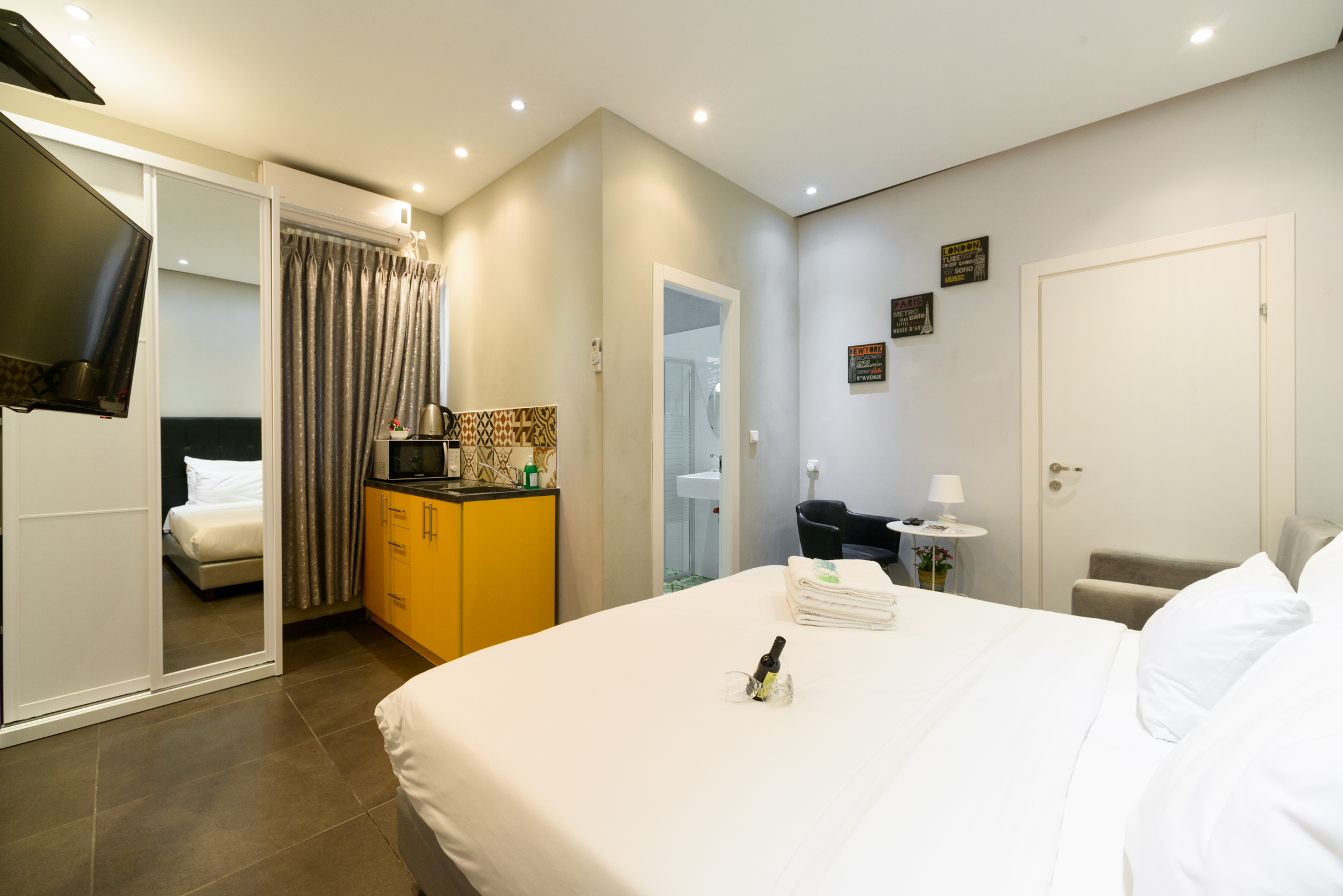 Crown Sea Hostel