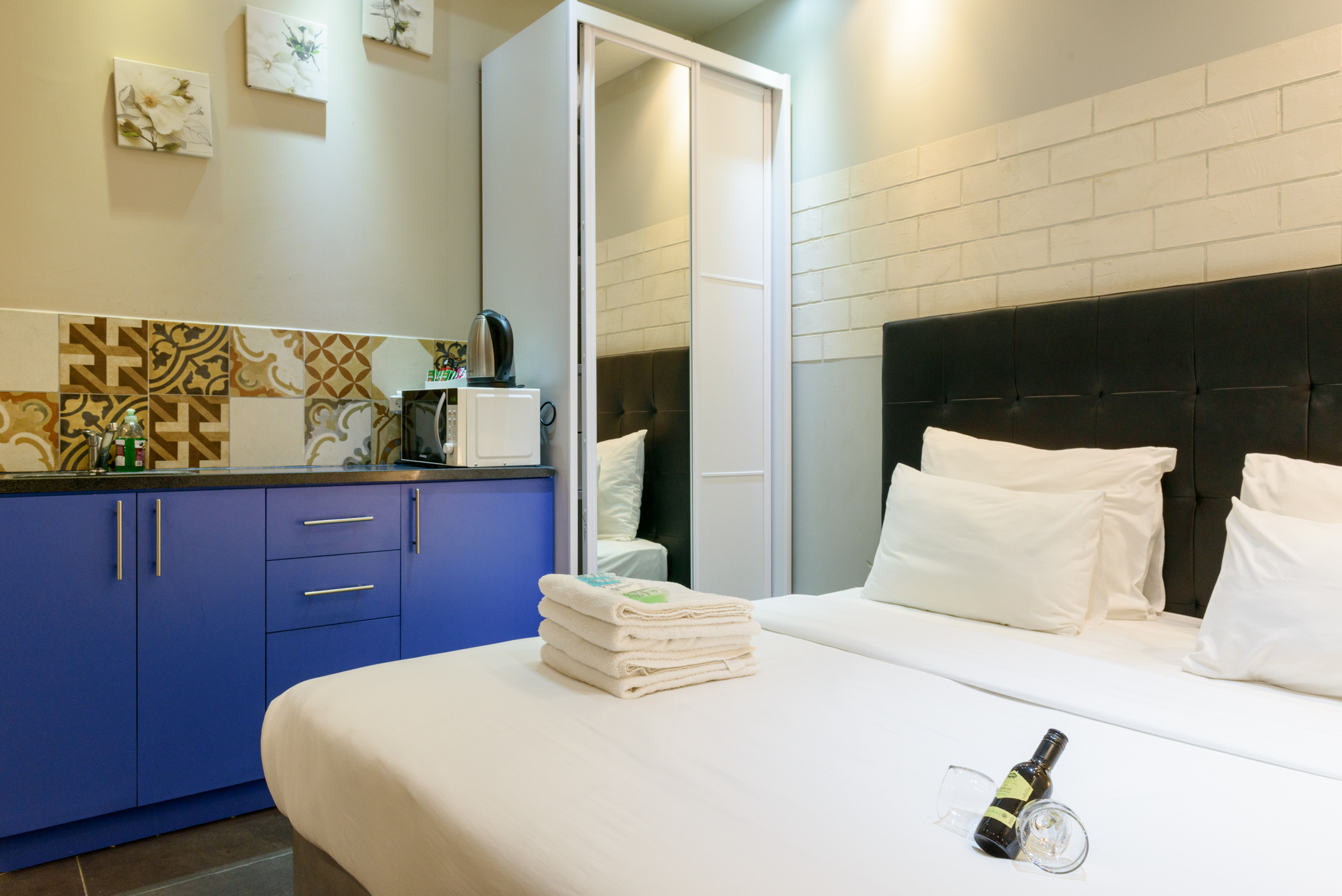 Crown Sea Hostel