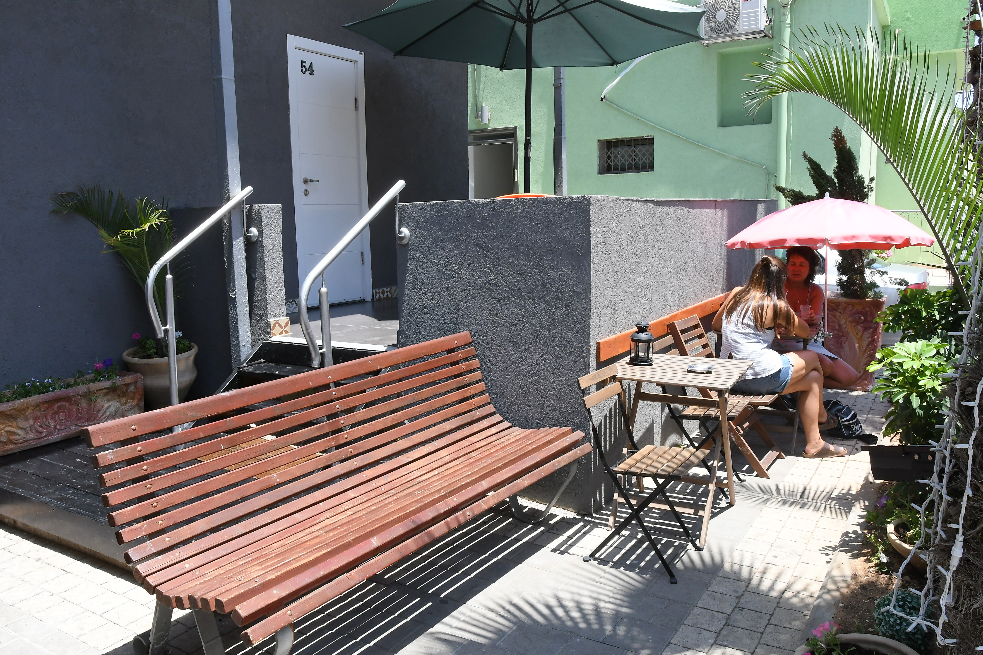 Crown Sea Hostel