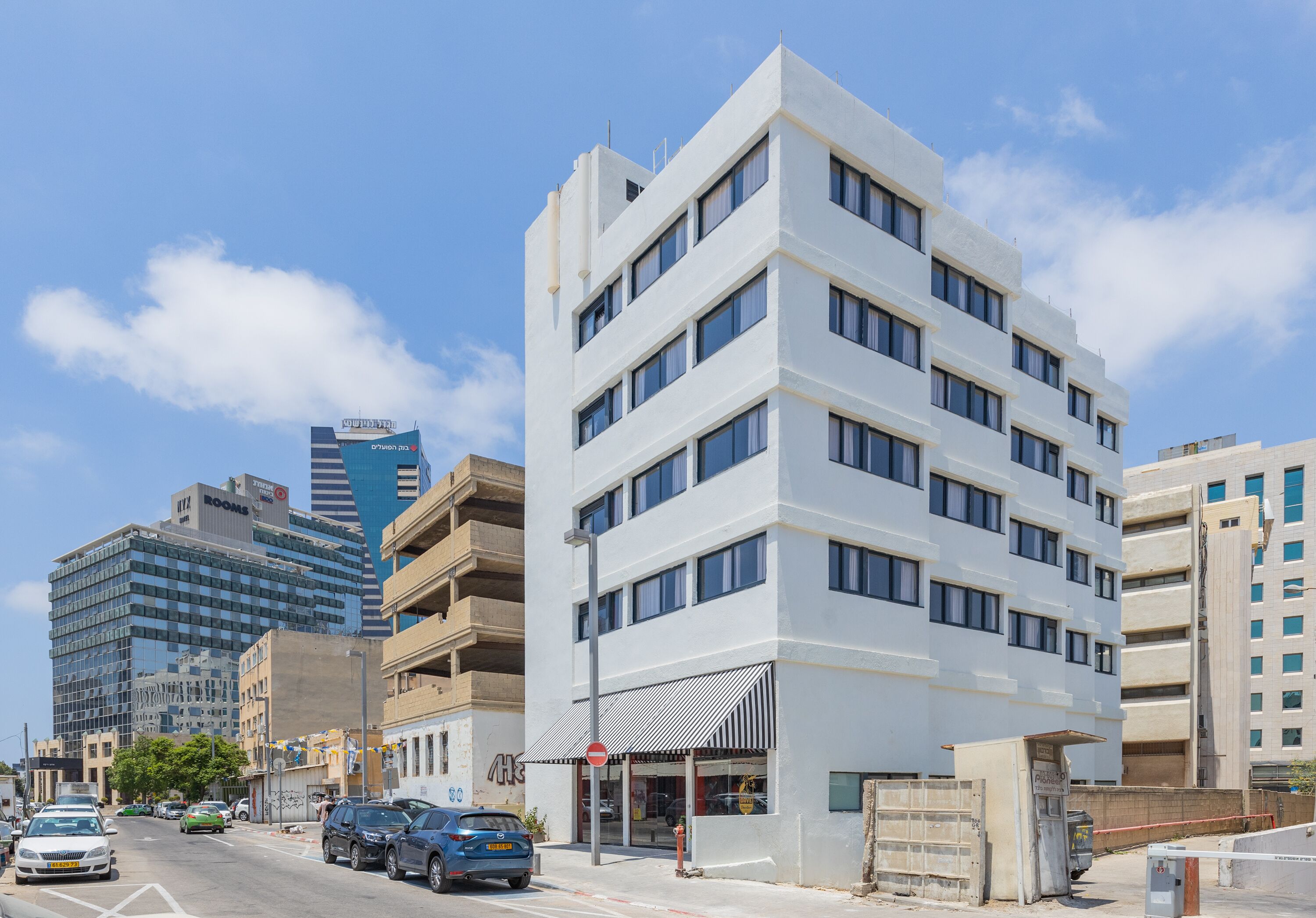 Dave Downtown By Brown Hotels