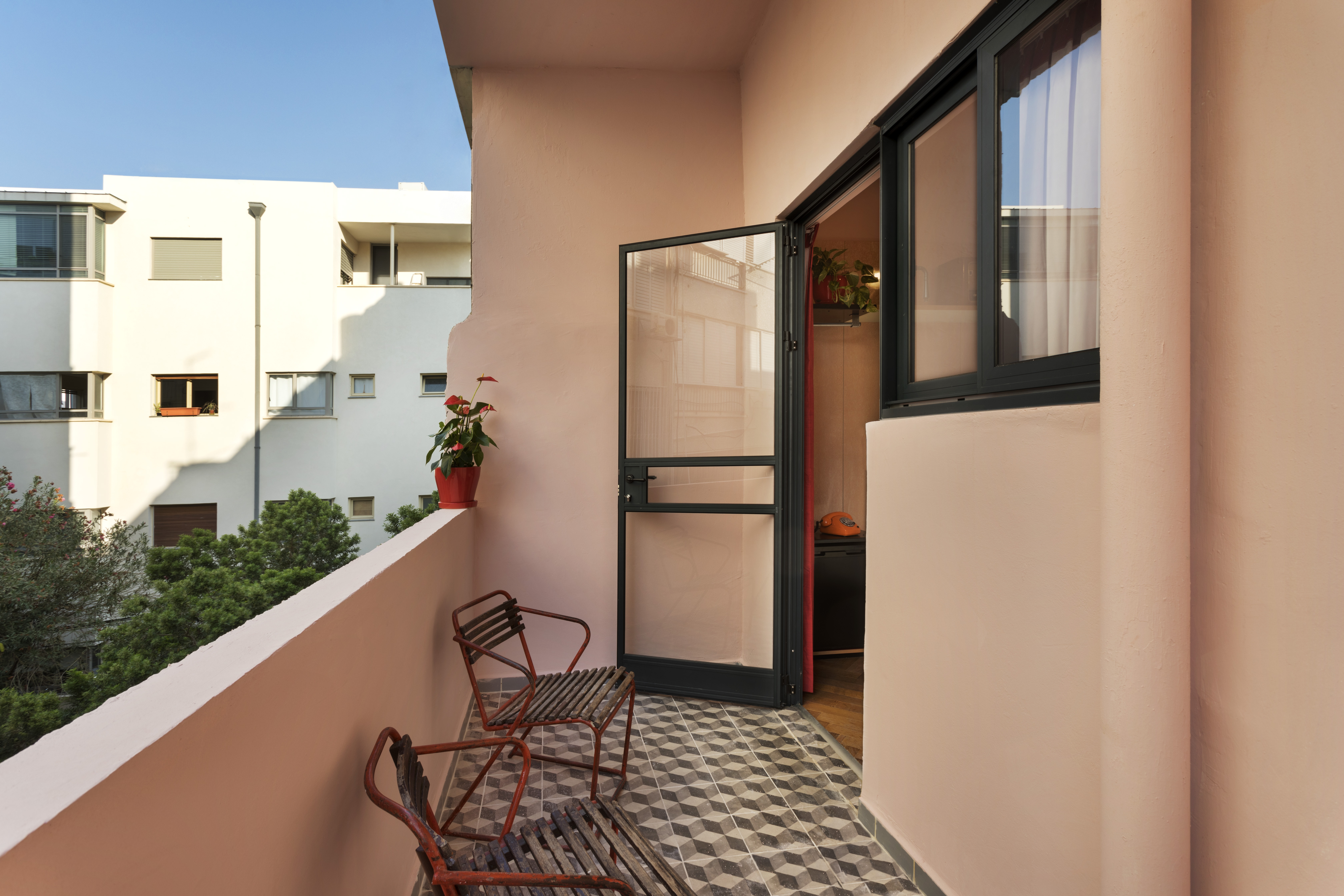 Dave Gordon TLV
