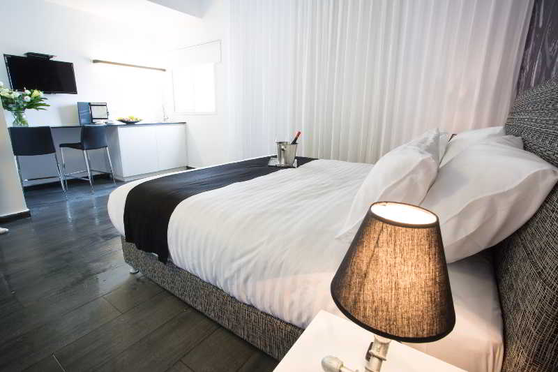 Dizengoff Avenue Hotel