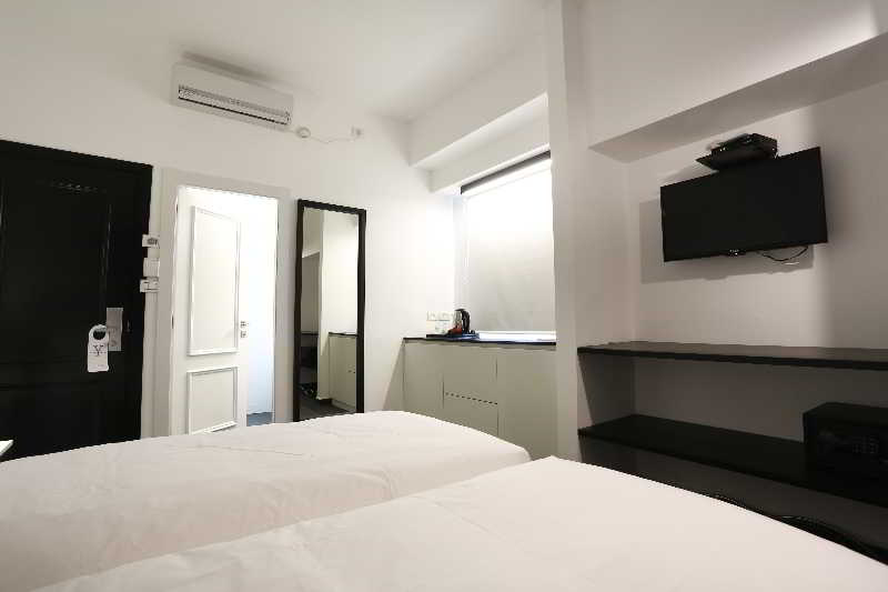 Dizengoff Avenue Hotel