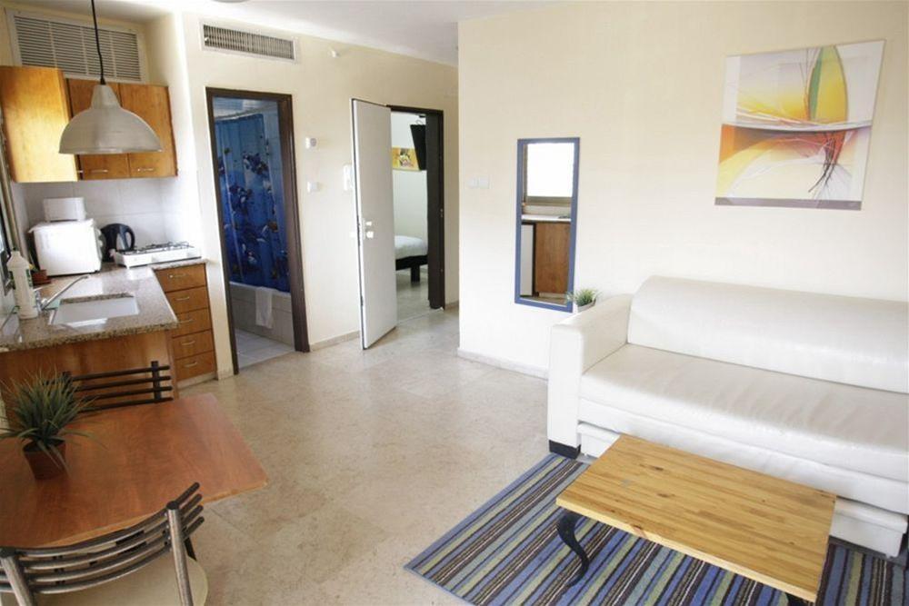 Dizengoff Beach Apartments