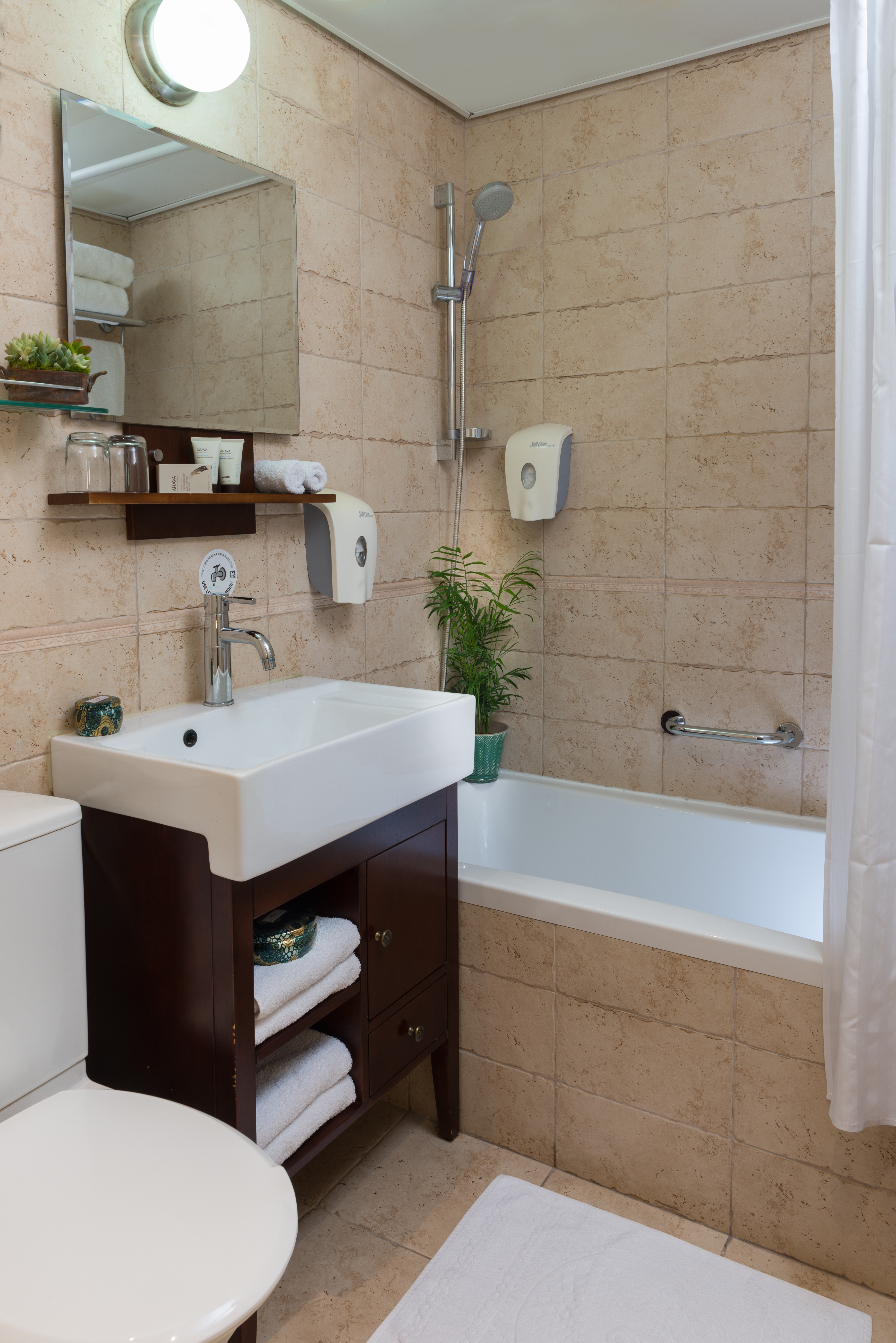 Dizengoff Suites