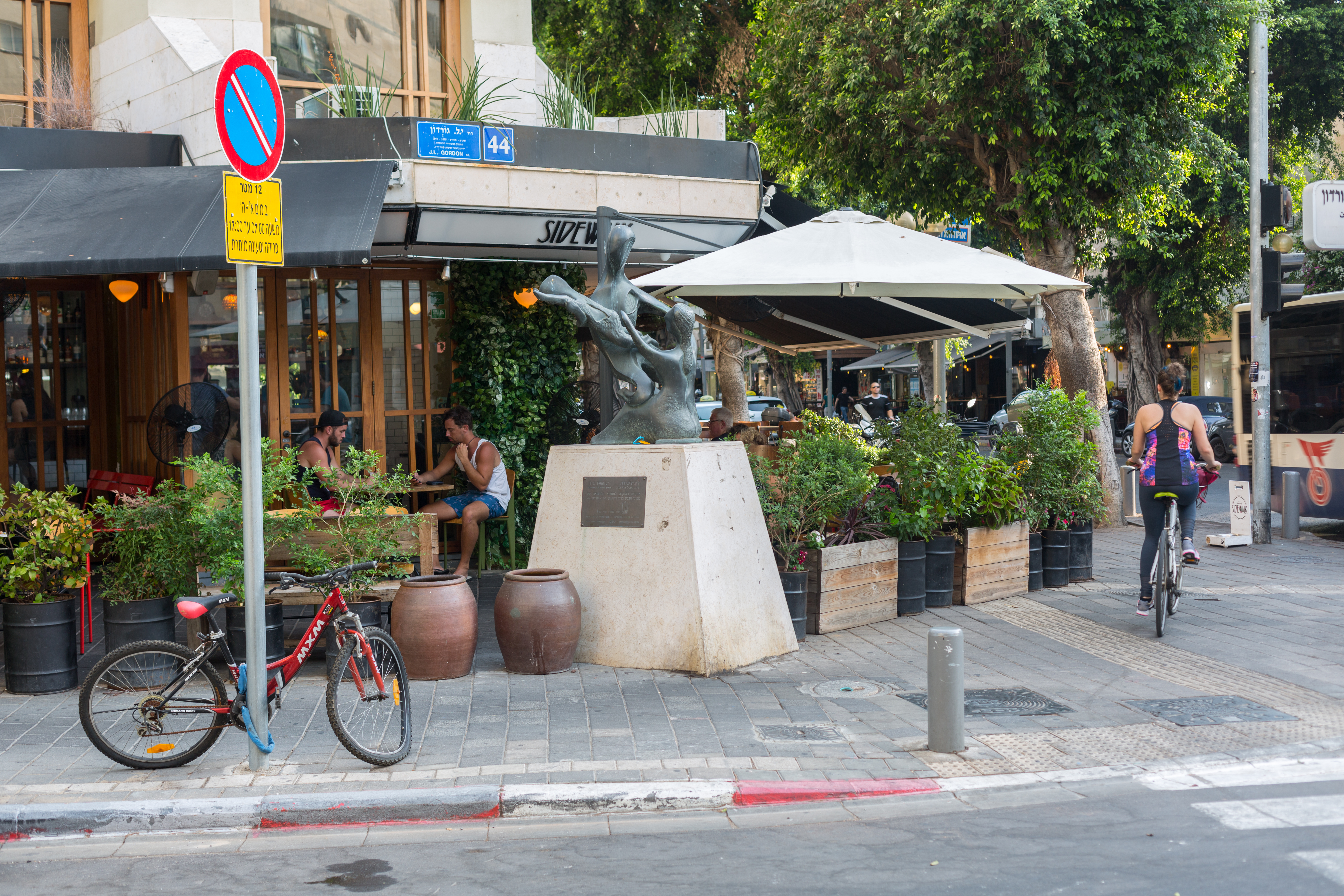 Dizengoff Suites