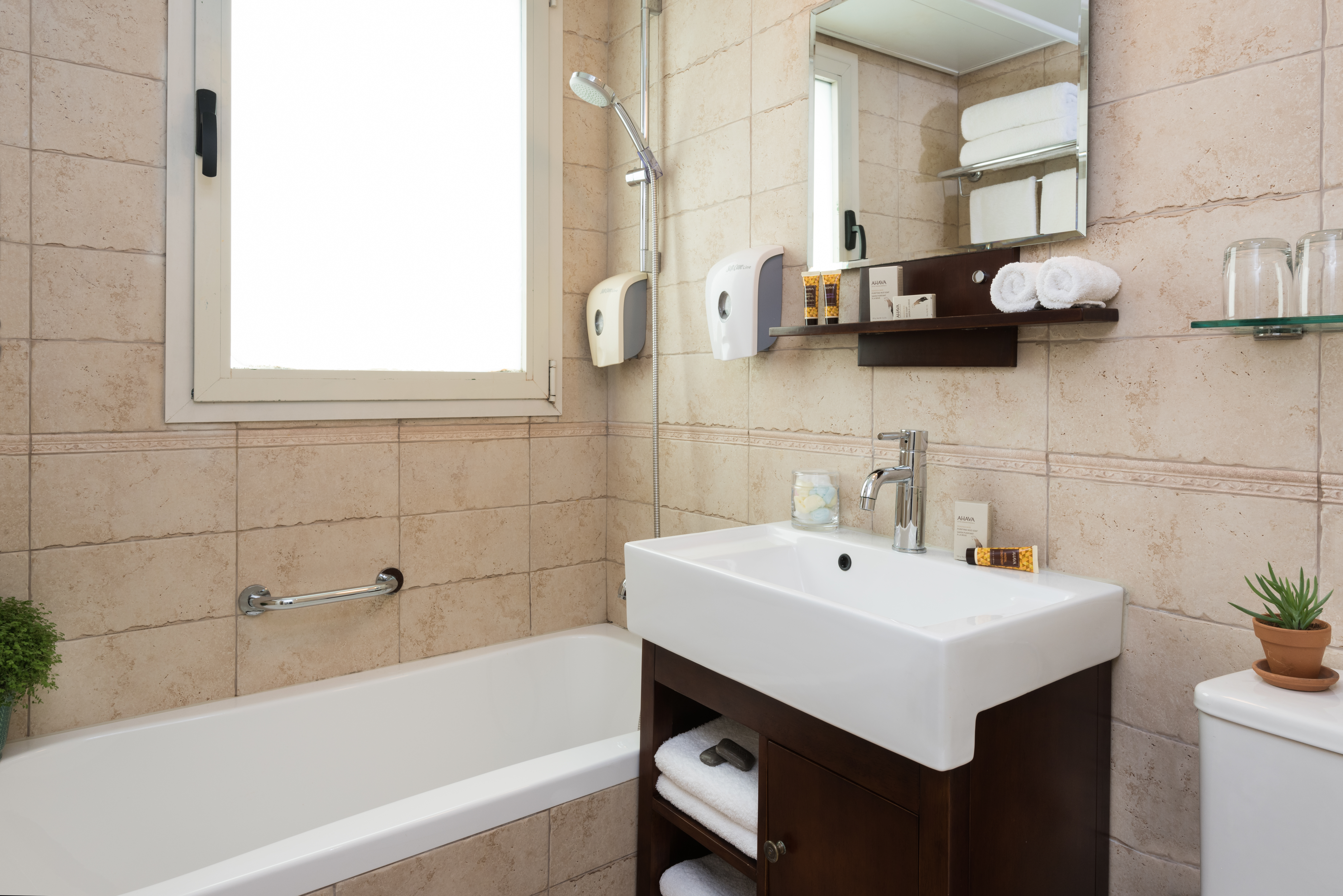 Dizengoff Suites