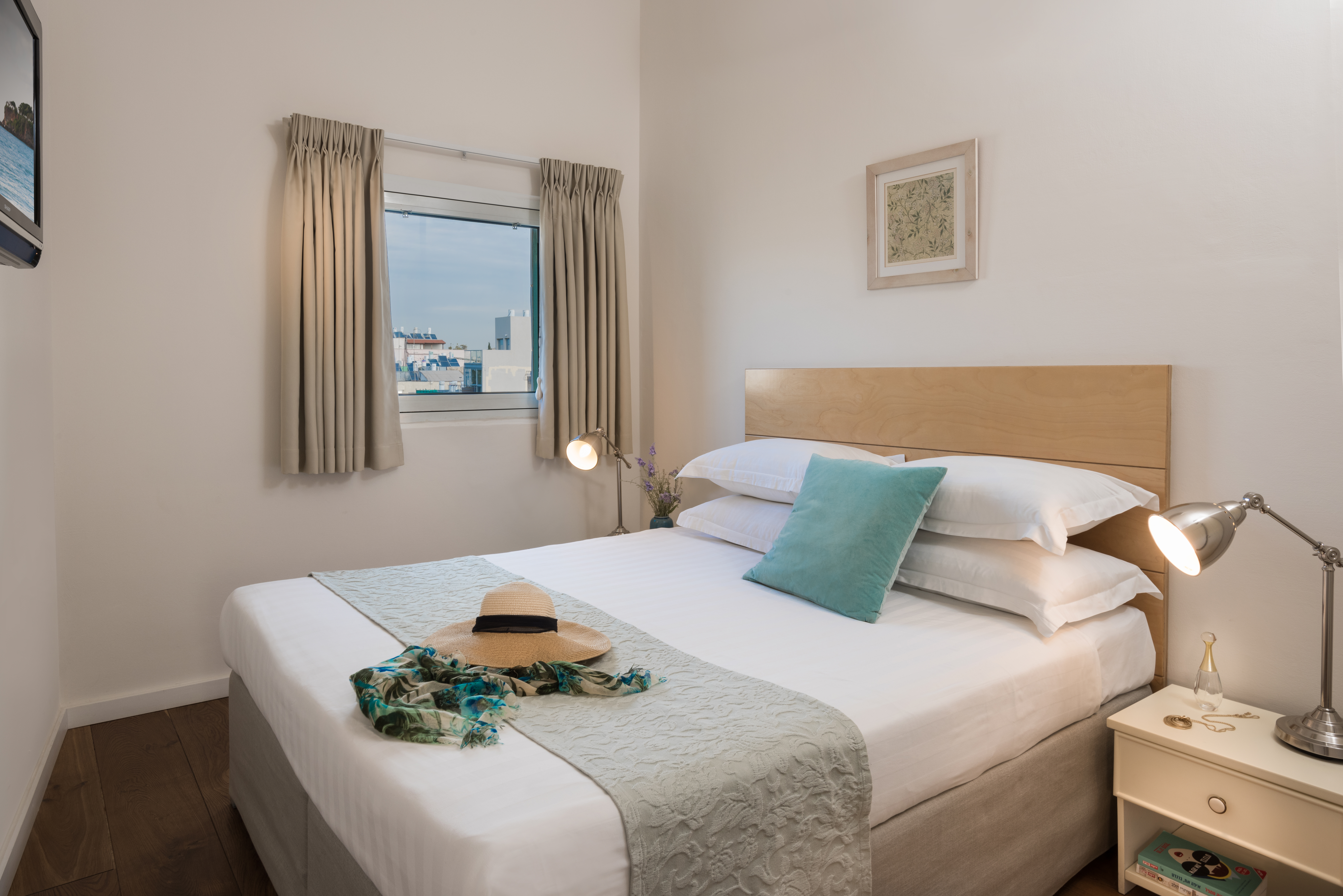 Dizengoff Suites