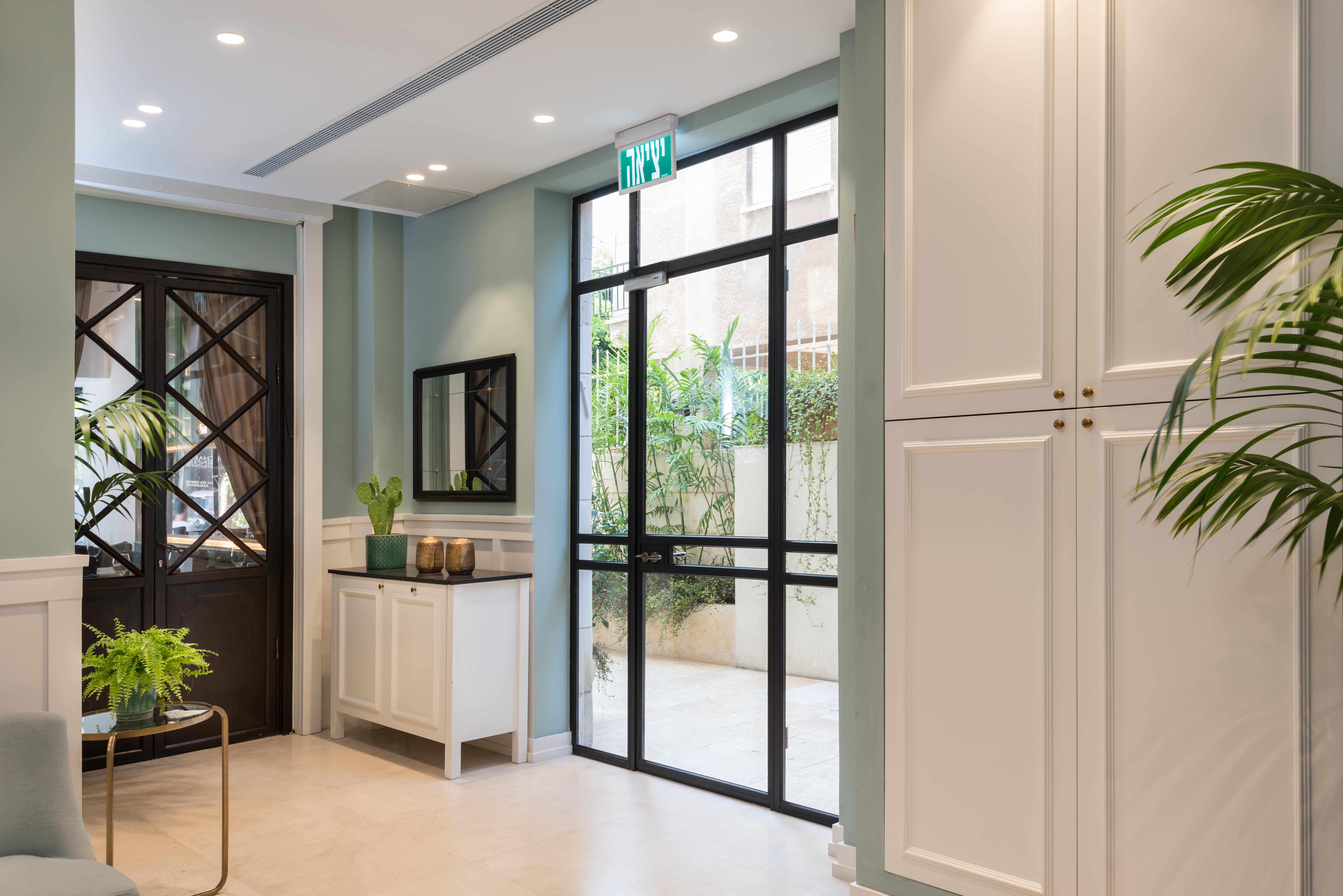 Dizengoff Suites