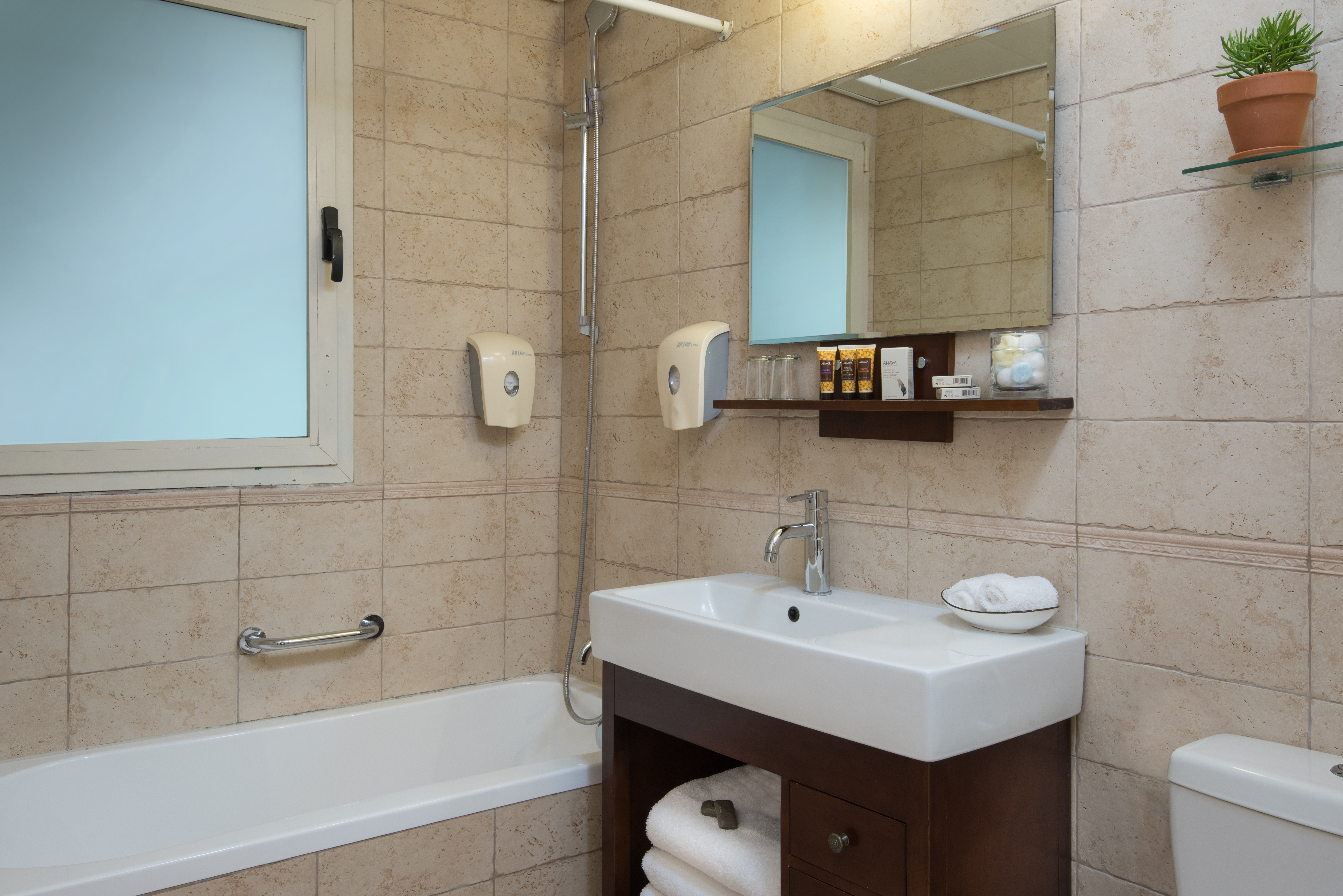 Dizengoff Suites