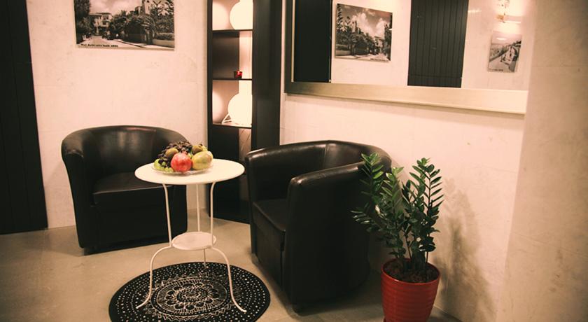 Lenis Hotel