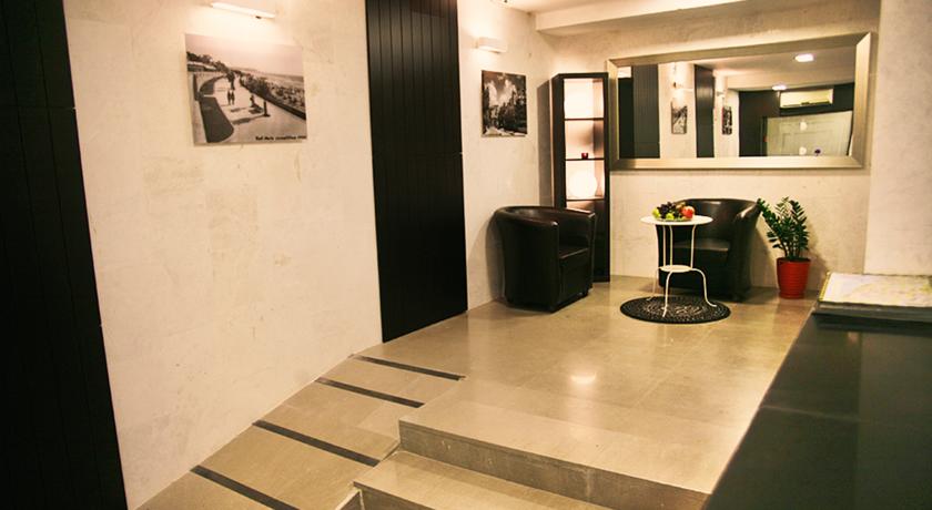 Lenis Hotel