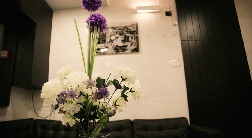 Lenis Hotel