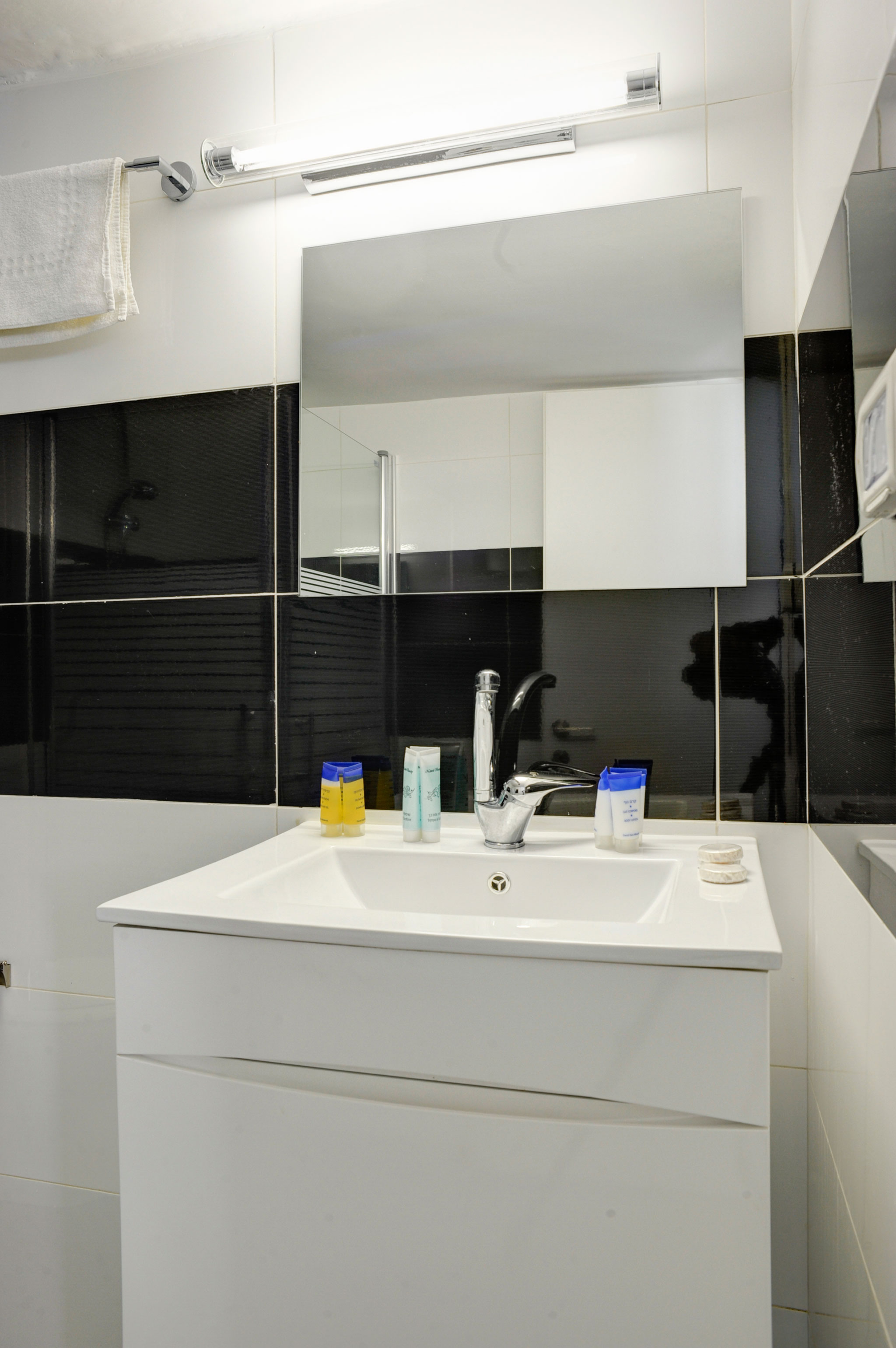 Liber Tel Aviv Sea Shore Suites