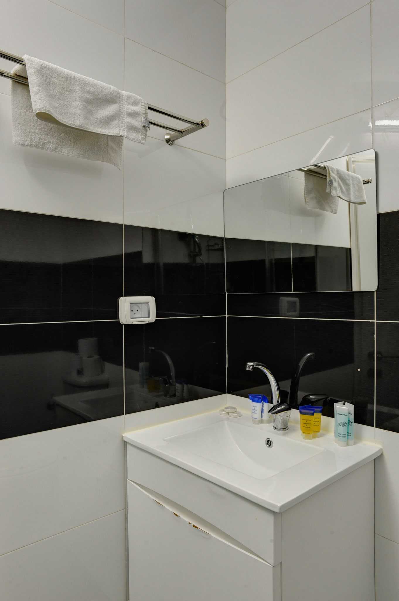 Liber Tel Aviv Sea Shore Suites