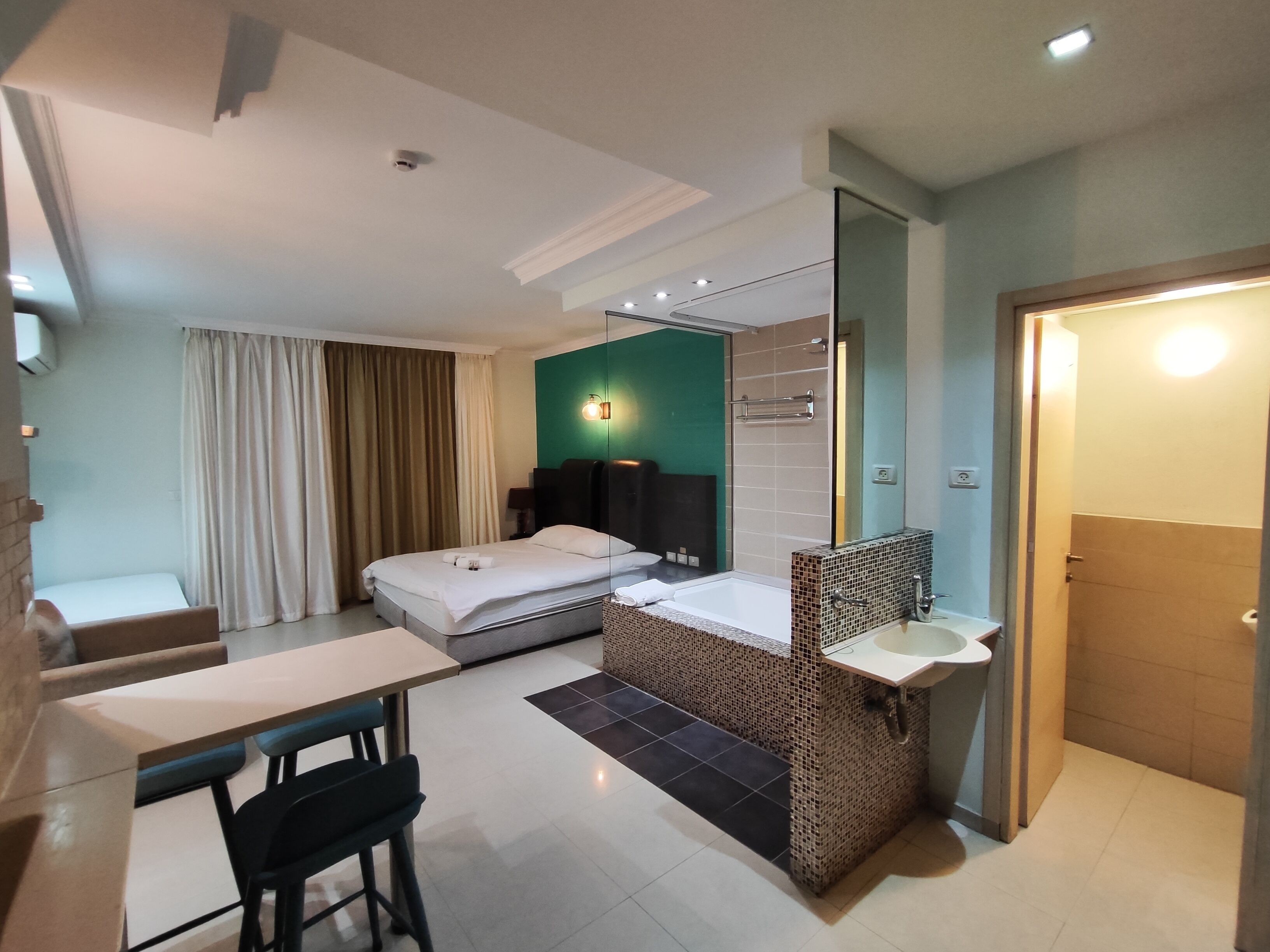 Marina Beach Hotel