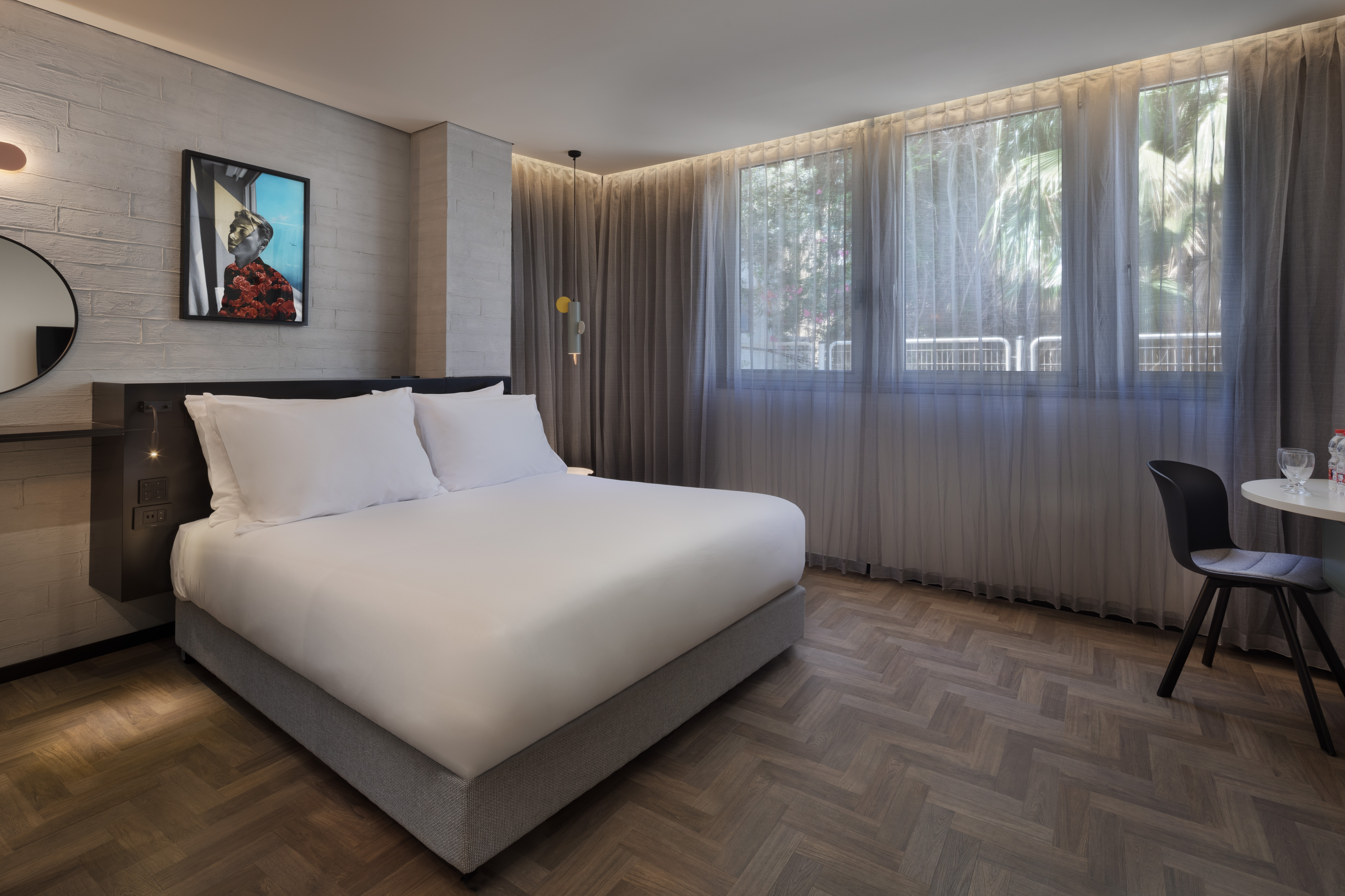 Metropolitan Suites