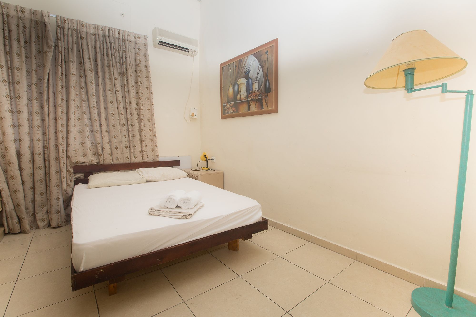 Momo's Hostel
